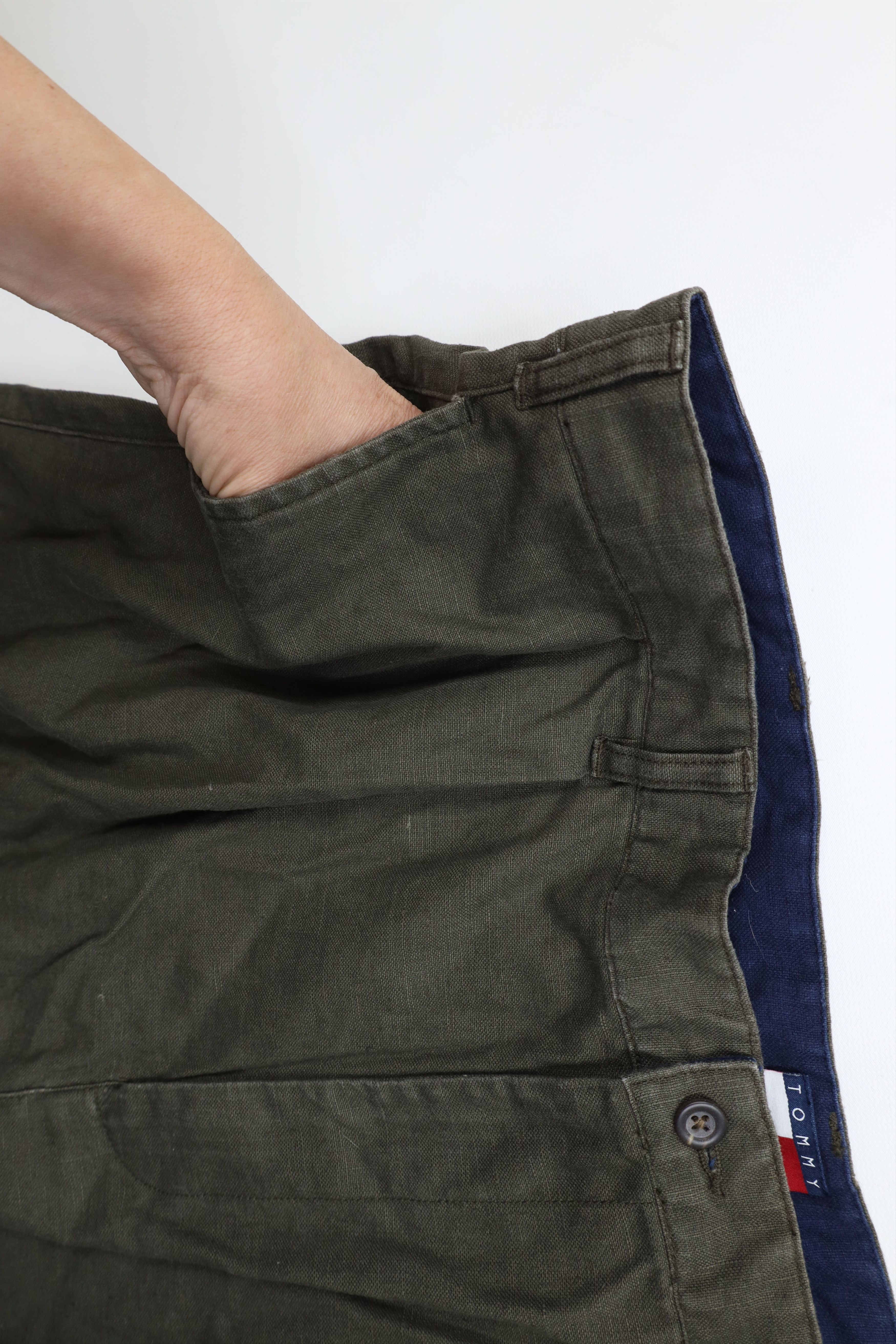 Tommy Hilfiger Deadstock Vintage 90s Tommy Hilfiger Pleated Chino Shorts Size US 38 / EU 54 - 7 Thumbnail