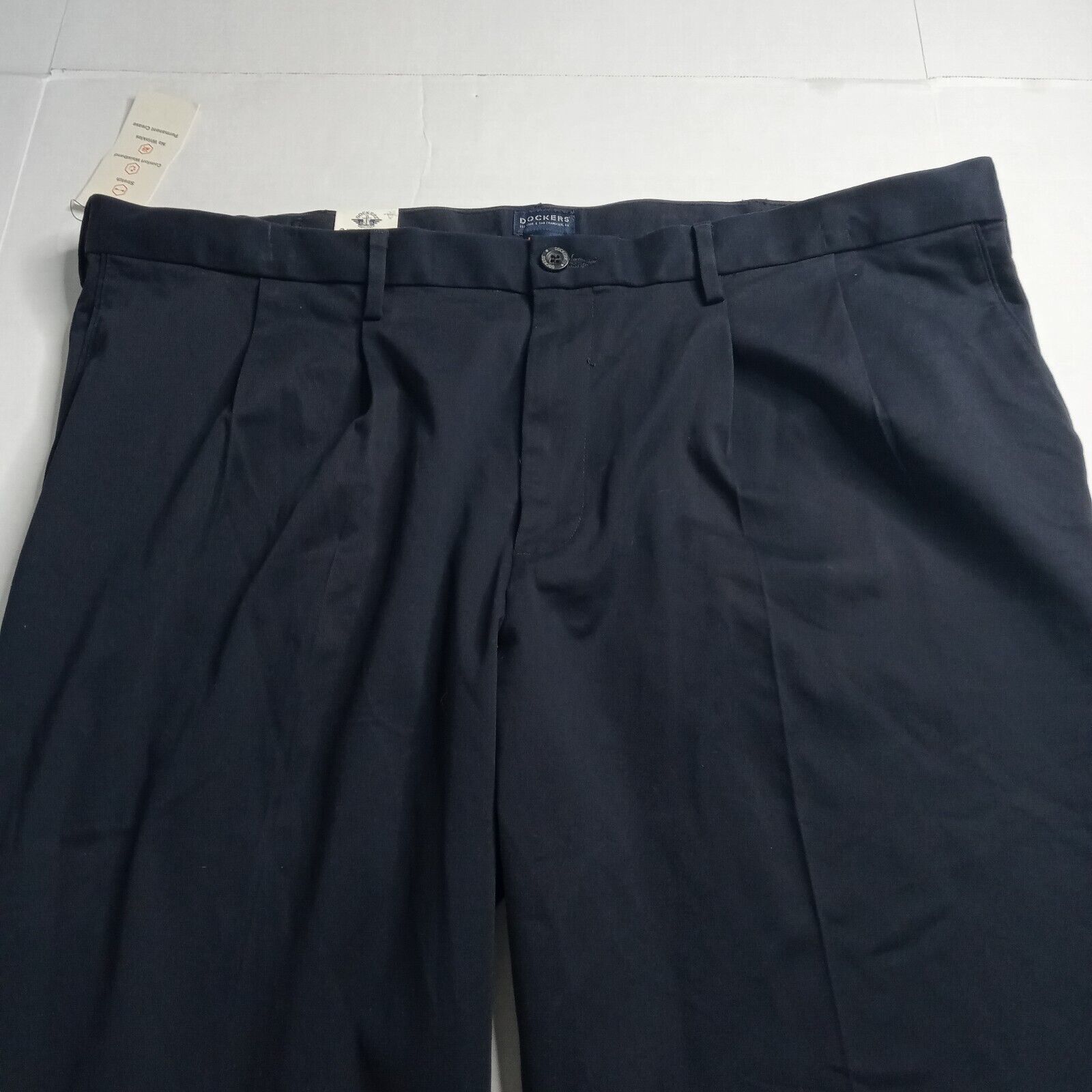 Dockers Dockers Khakis Pants Men's 44x32 Black Relaxed Fit Pleated Size US 44 / EU 60 - 4 Thumbnail