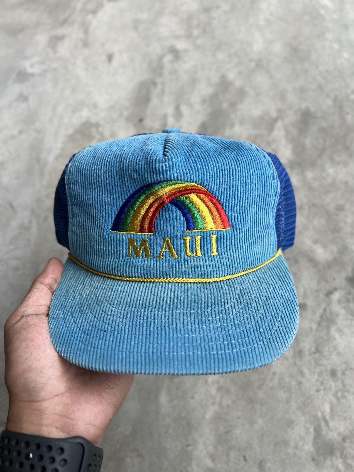 Vintage Vintage Trucker Hat Maui Size ONE SIZE - 1 Thumbnail