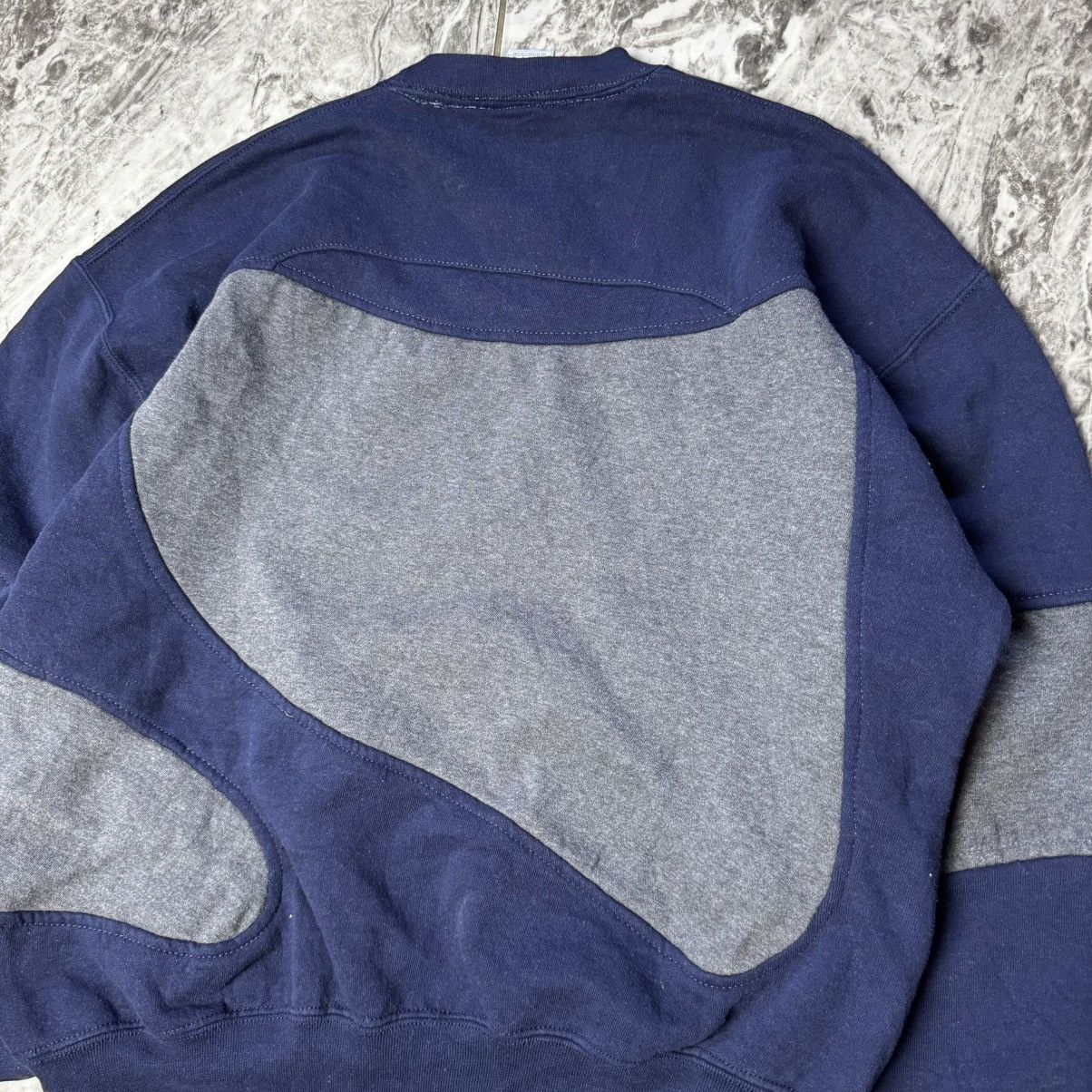 Nike Vintage Nike Embroidered Sweatshirt Blue Grey Size US L / EU 52-54 / 3 - 4 Thumbnail