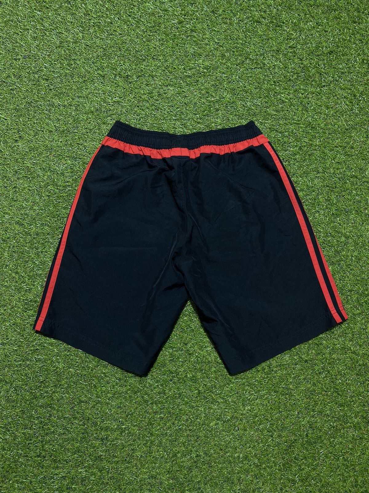 Adidas Vintage Y2K Adidas Benfica shorts football style size XS Size US 28 / EU 44 - 3 Thumbnail