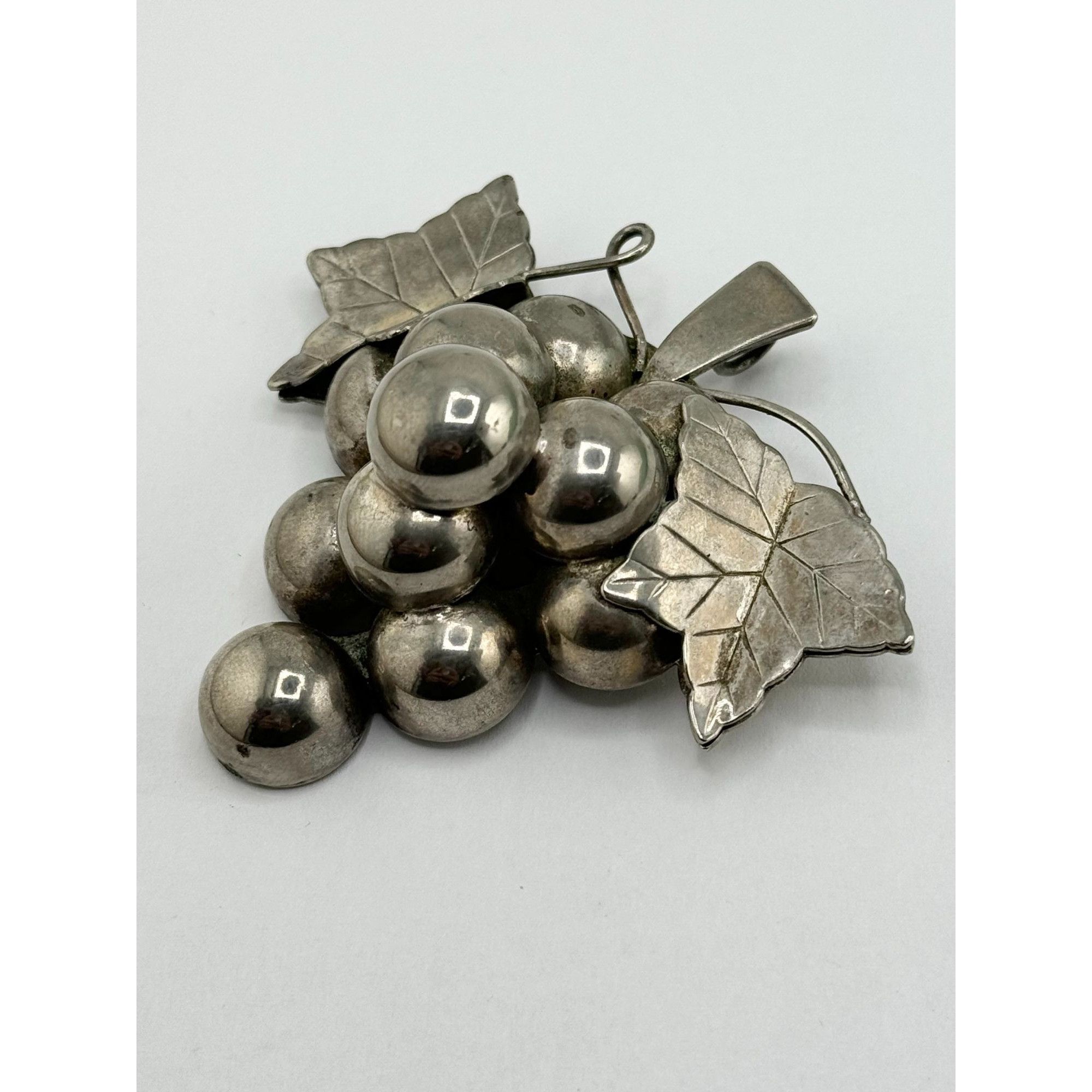 Vintage Vintage Silver Grape Fruit Brooch Pin Pendant Taxco Style Size ONE SIZE - 2 Thumbnail