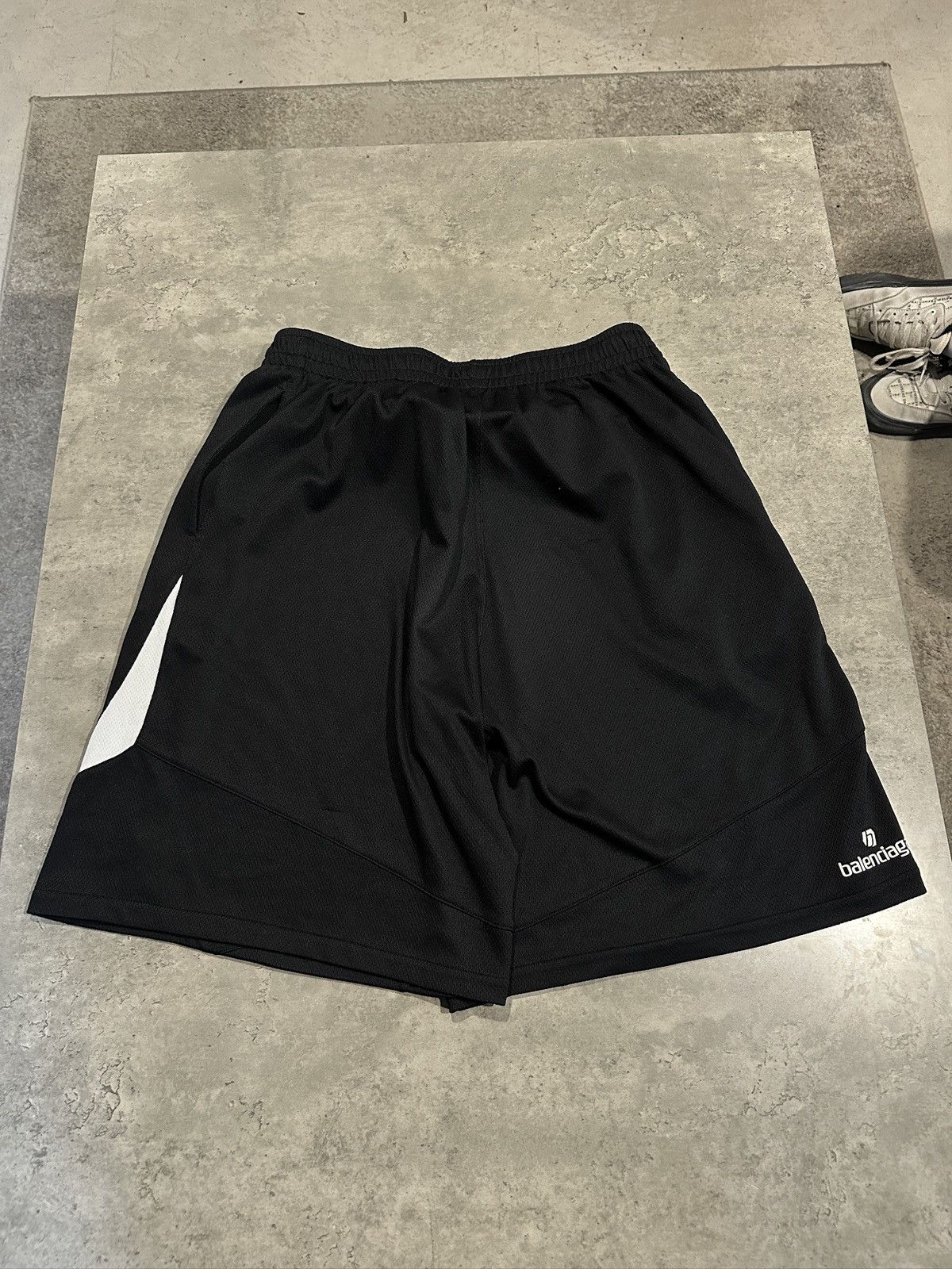 Balenciaga Balenciaga shorts Size US 30 / EU 46 - 2 Thumbnail
