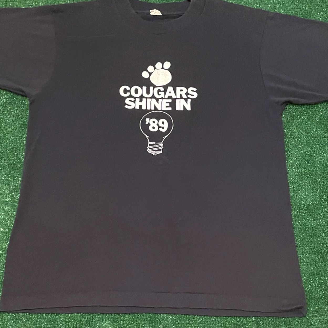 Vintage VINTAGE 80s 90s Cougars Shine In 1989 Spring Break Humor Shirt Mens Size M Black Short Sleeve T-Shirt Size US M / EU 48-50 / 2 - 3 Thumbnail