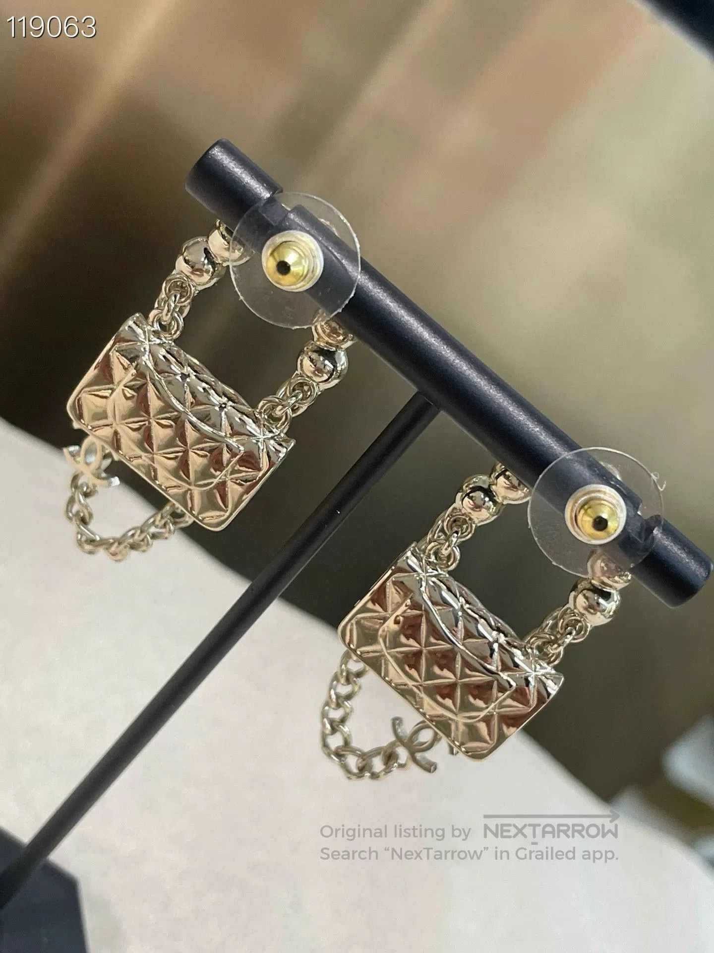 Chanel Chanel Pearl Lock Chain Earrings. Size ONE SIZE - 5 Thumbnail