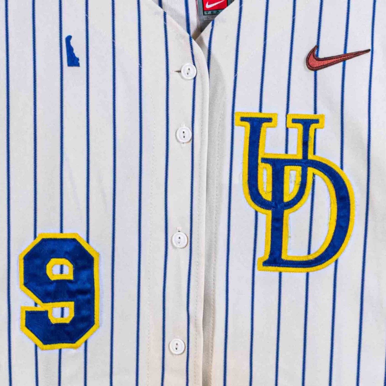 Nike Delaware Fightin Blue Hens Nike Baseball Jersey Sz 42 NCAA Size US L / EU 52-54 / 3 - 5 Thumbnail