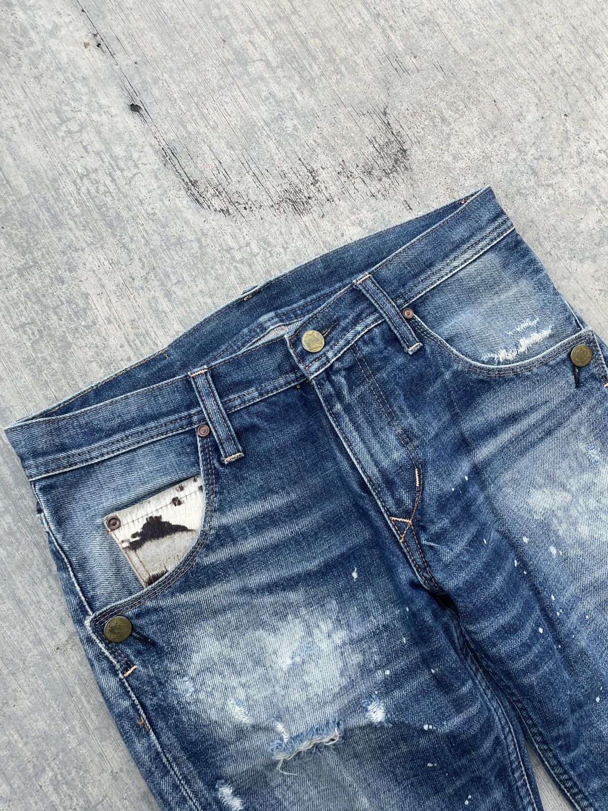 Japanese Brand 2000s JAPANESE BRAND RNASLANG COWHIDE PATTERN DISTRESS JEANS Size 30" / US 8 / IT 44 - 3 Thumbnail