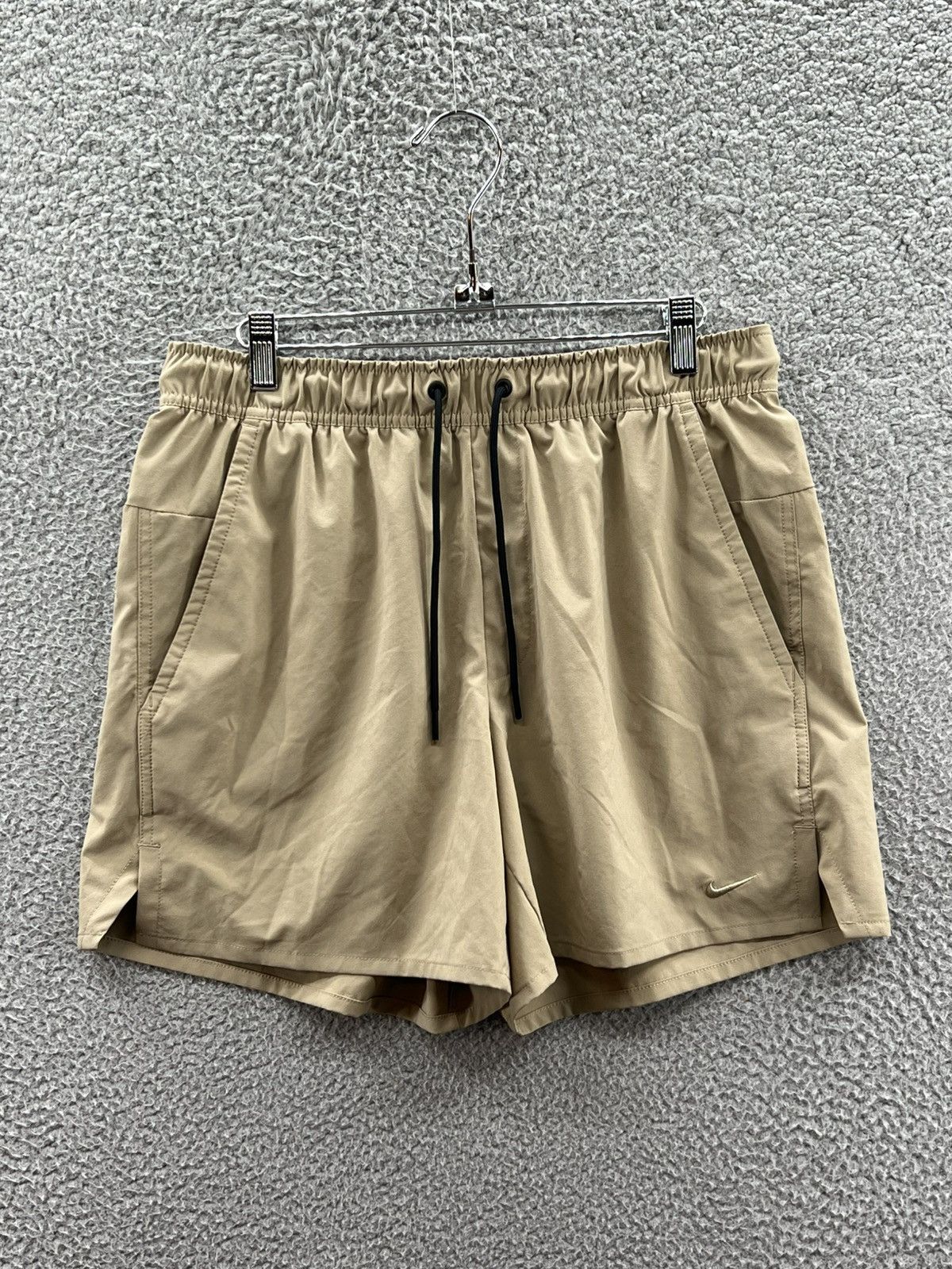 Nike Nike Unlimited Unlined Versatile 5" Khaki Shorts DV9336 247 Size US 34 / EU 50 - 1 Thumbnail