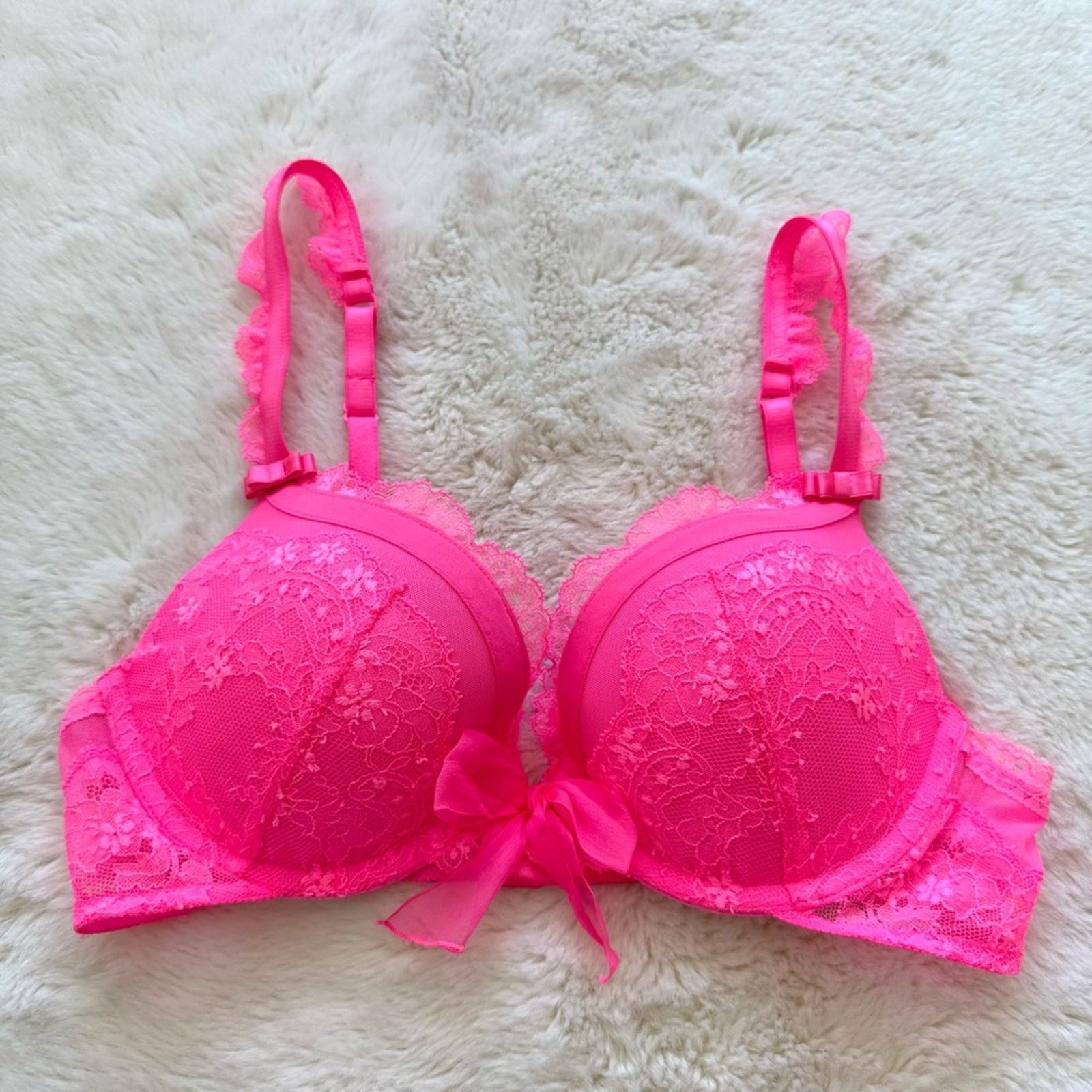 Victoria's Secret Victoria’s Secret women pink bra 34B limited edition 180$ Size ONE SIZE - 1 Thumbnail