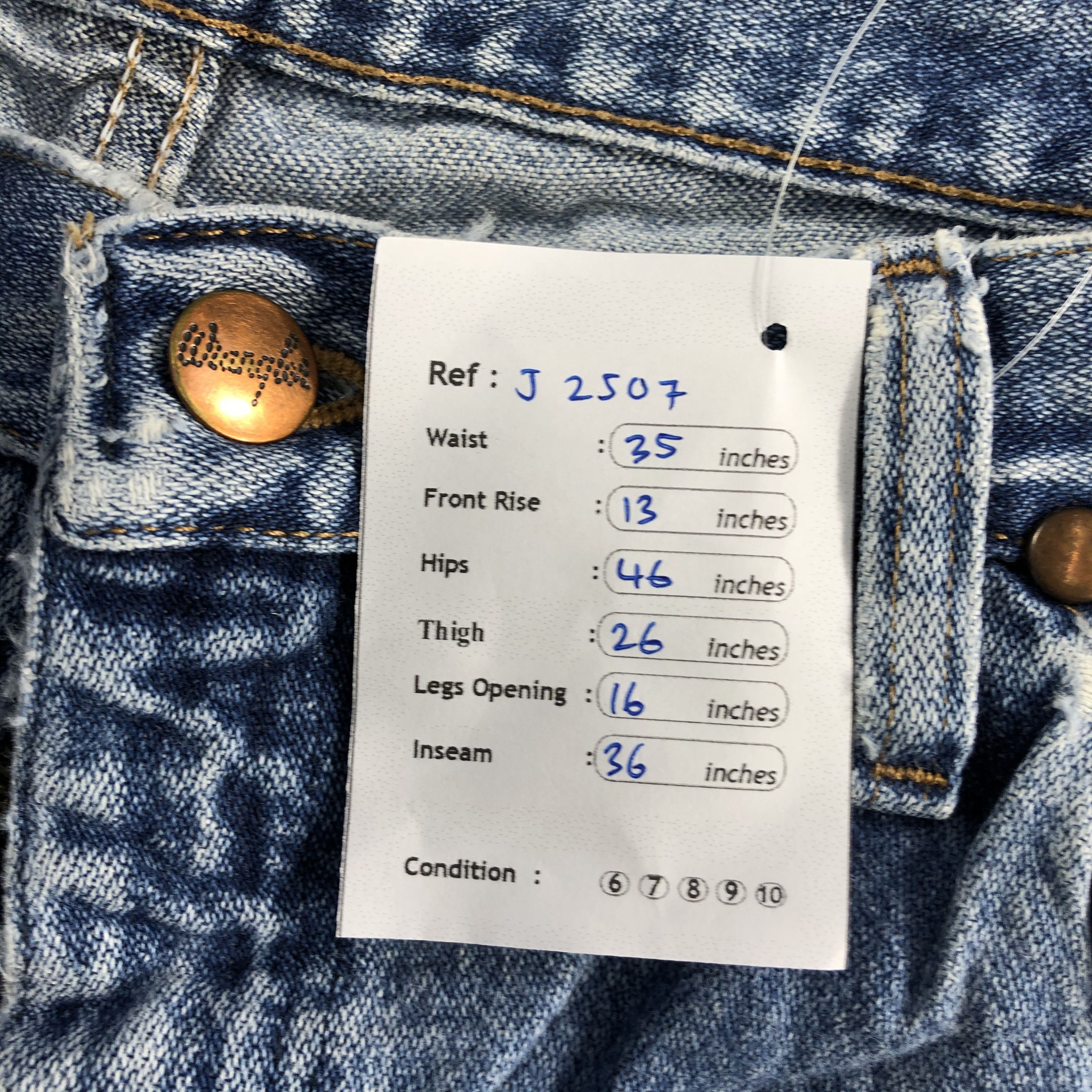 Vintage Vintage Blue Wash Wrangler Jeans-J2507 Size US 35 - 13 Thumbnail
