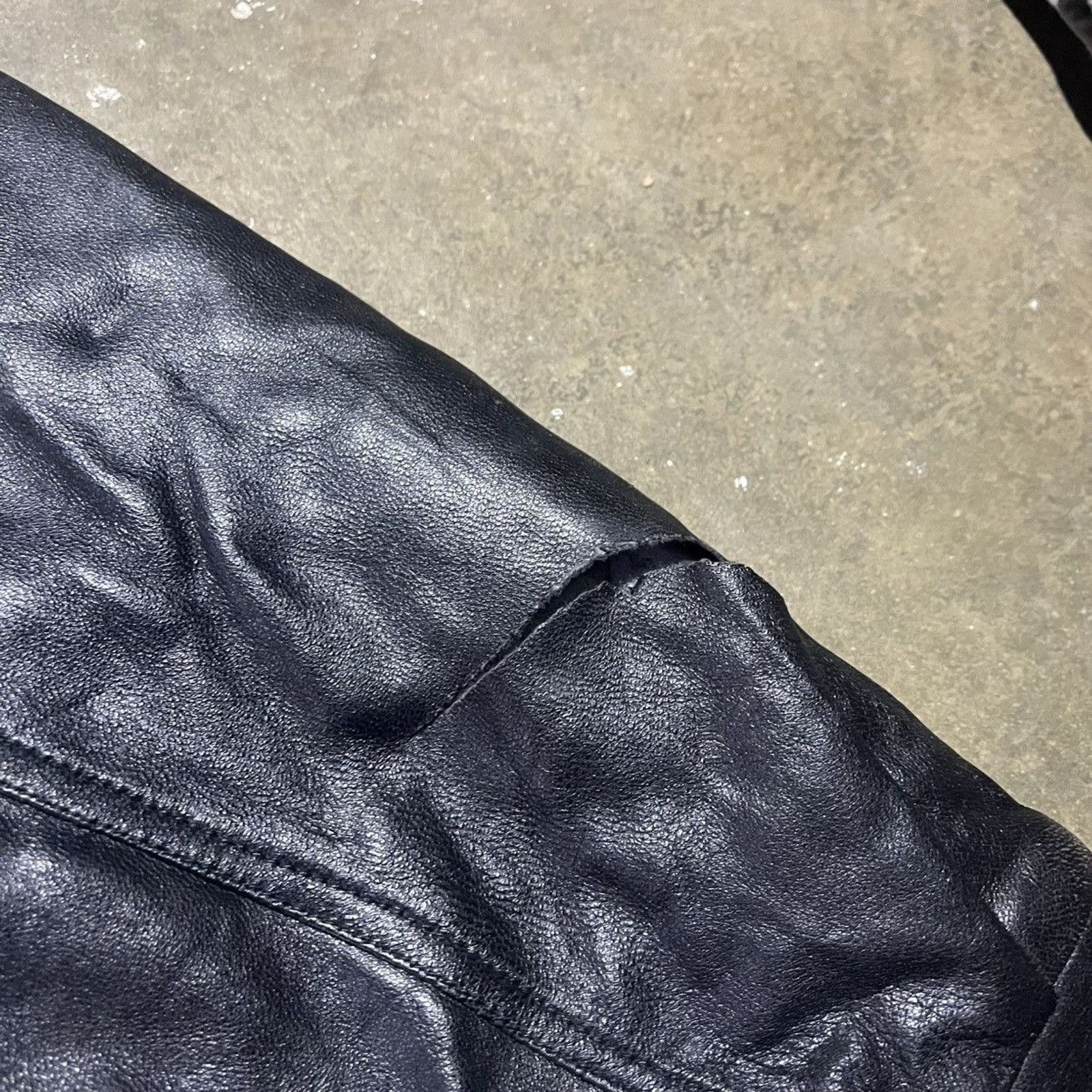 Vintage Vintage 90s Black Grunge Oversized Boxy Leather Jacket Size US L / EU 52-54 / 3 - 3 Thumbnail