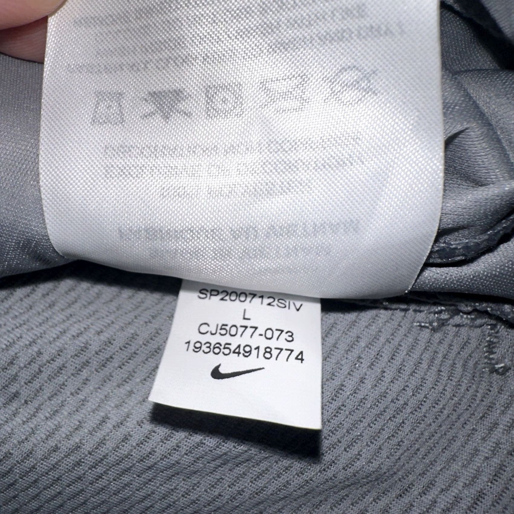 Nike Nike Shield Jacket Womens Large Gray Hooded Full Zip Running Windbreaker Size L / US 10 / IT 46 - 4 Thumbnail