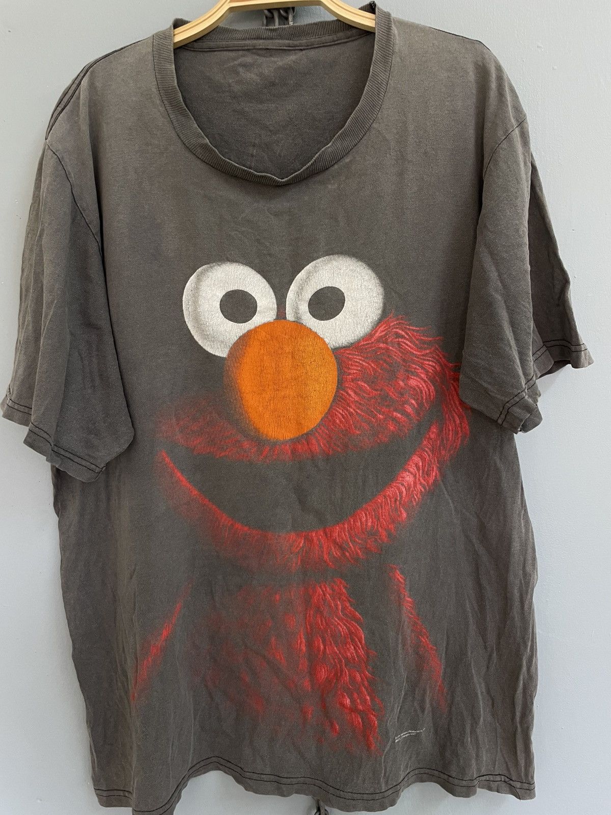 Cartoon Network Vintage ELMO Sesame Street sun faded t shirt Size US L / EU 52-54 / 3 - 3 Thumbnail