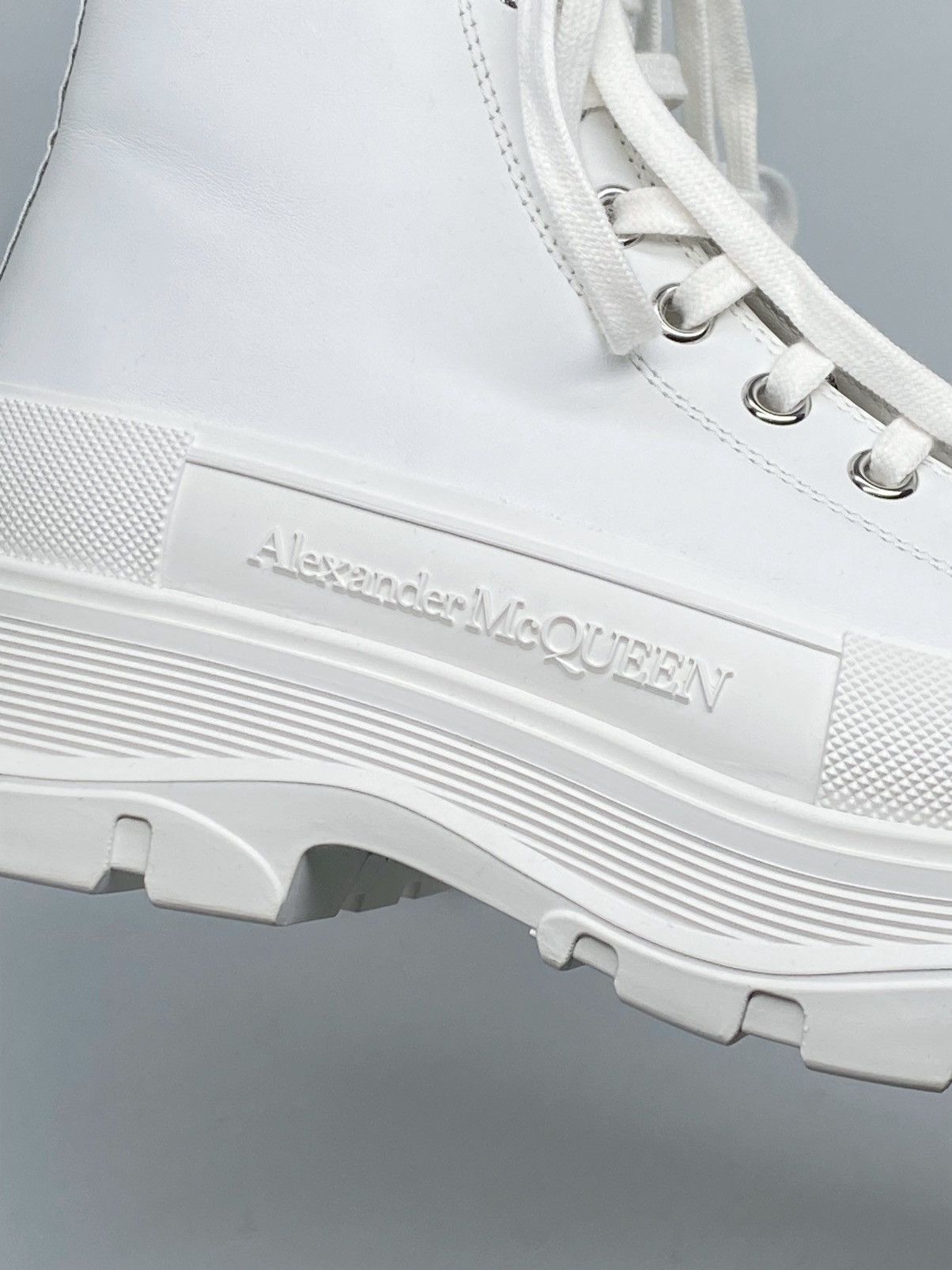 Alexander McQueen Alexander McQueen Tread Slick Leather Boot size 41/us size 8 Size US 8 / EU 41 - 5 Thumbnail