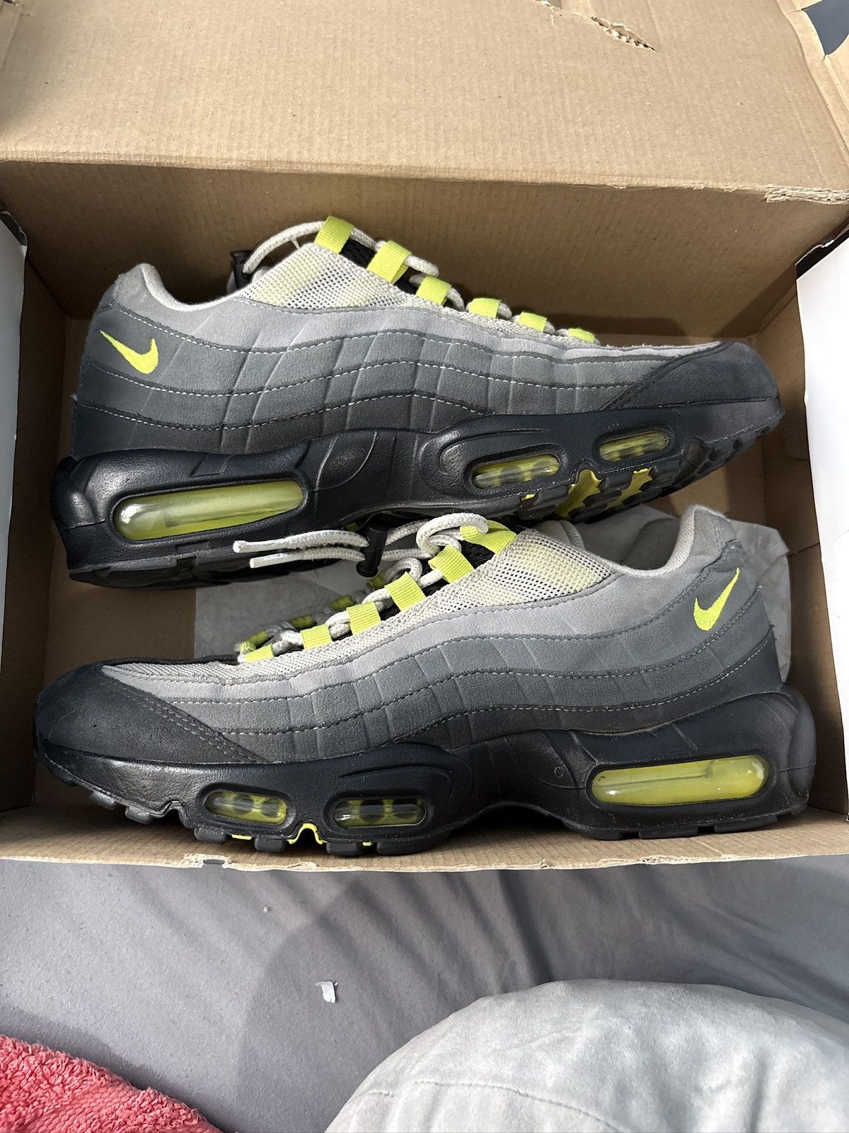 Nike Nike air max 95 neon 2020 Size US 10 / EU 43 - 2 Thumbnail