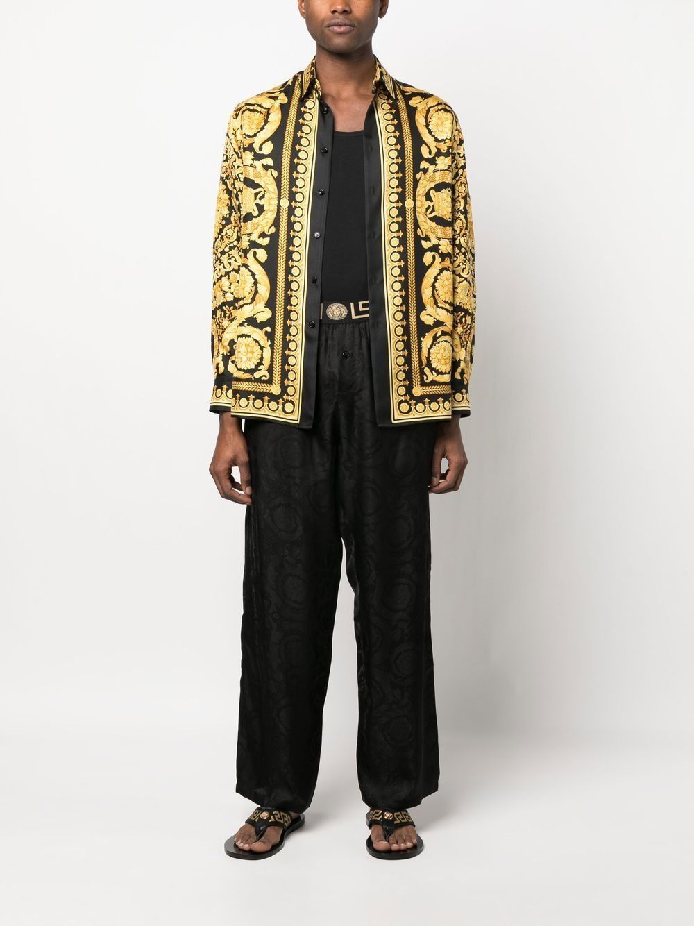 Versace o1y0525 Logo Jogger & Sweatpant in Black Size US 36 / EU 52 - 5 Thumbnail