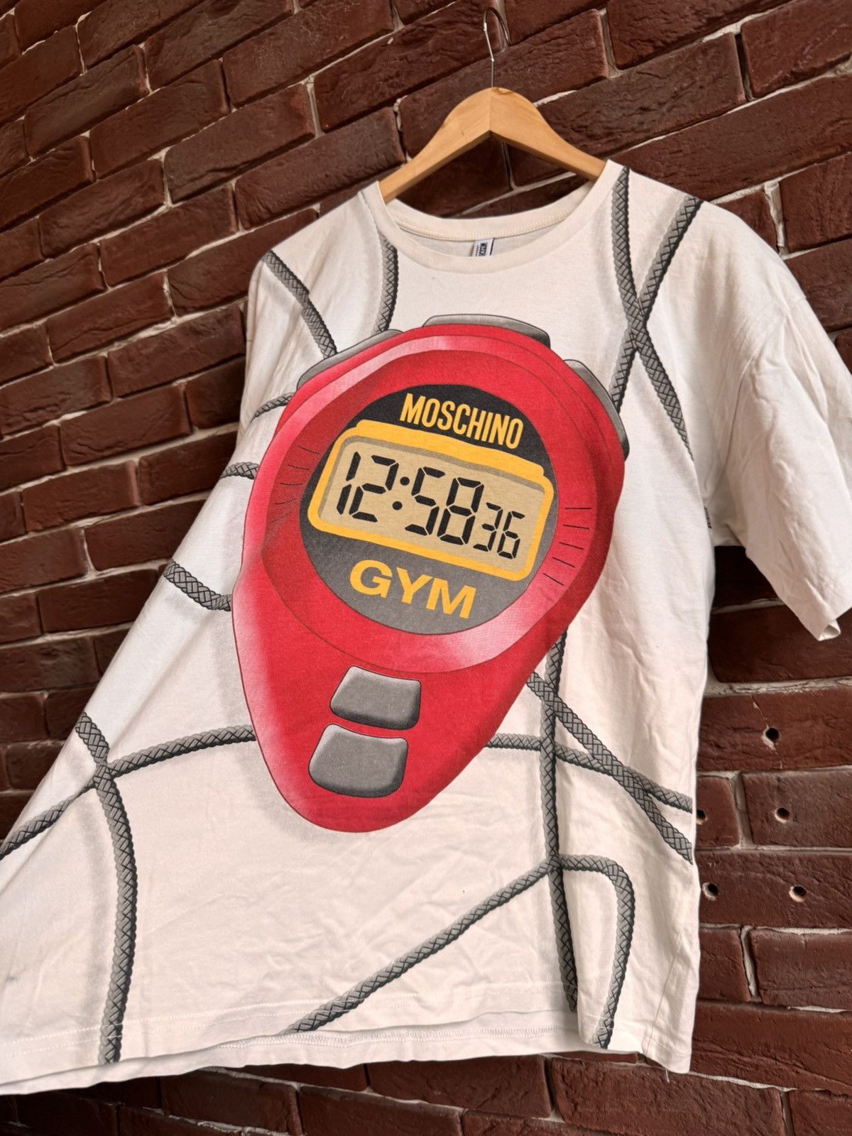 Moschino Vintage 00s Moschino Gym Stopwatch Tshirt S Streetwear Size US L / EU 52-54 / 3 - 3 Thumbnail