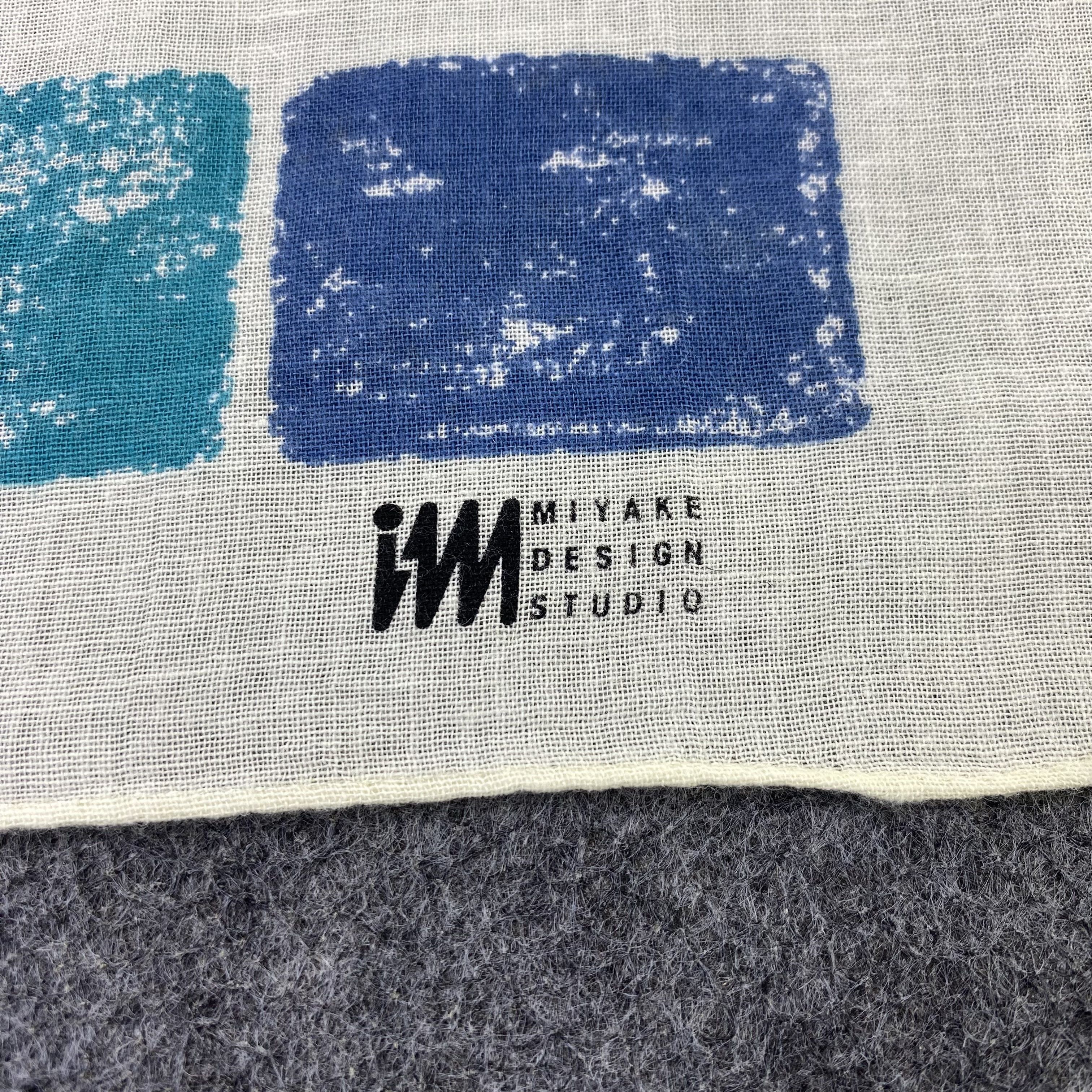 Issey Miyake Issey Miyake Handkerchief Neckerchief Bandana-B1959 Size ONE SIZE - 7 Thumbnail
