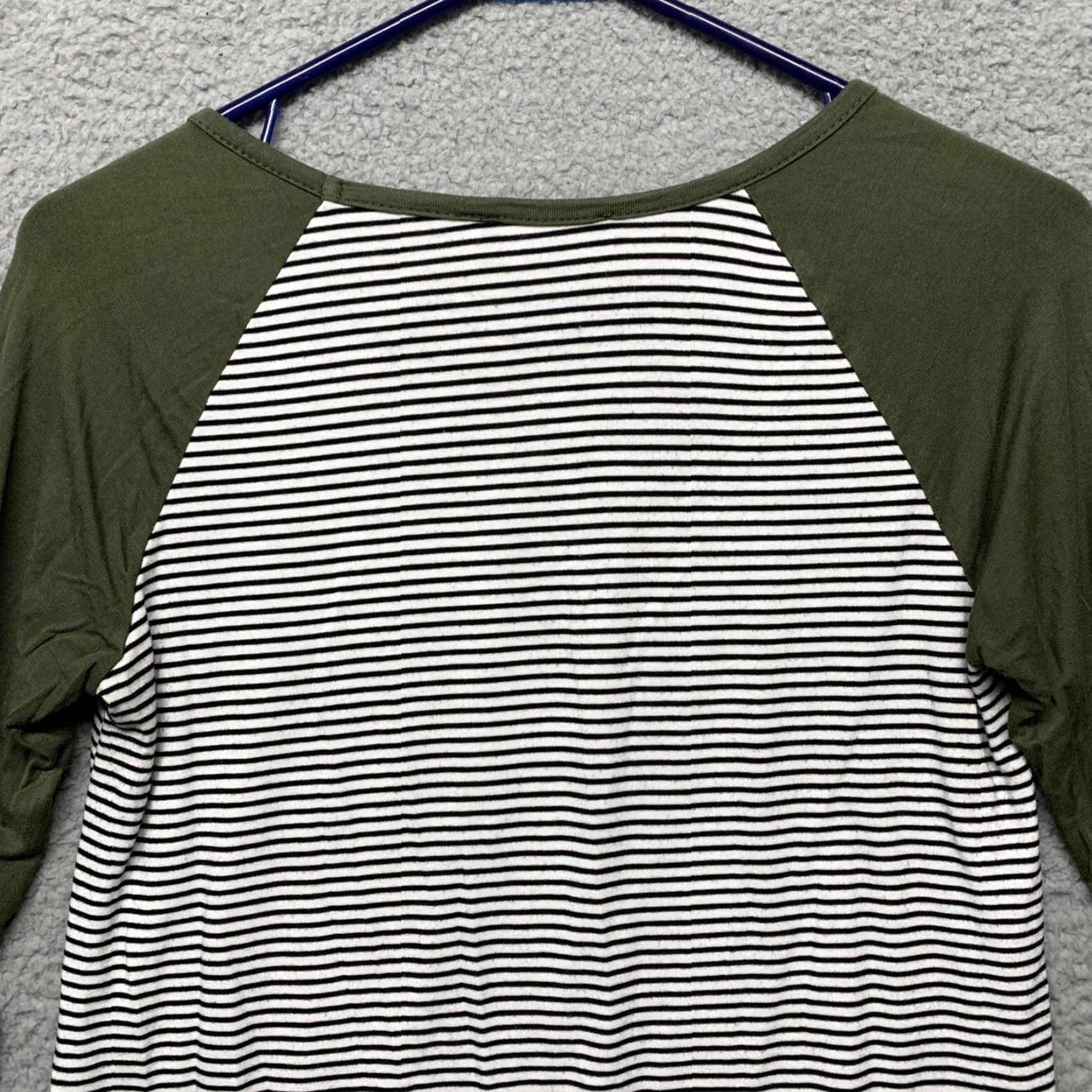 Vintage Pink Clover 3/4 Sleeve Pullover Womens Solid Green w/White & Black Stripes XS Shirt Size XS / US 0-2 / IT 36-38 - 5 Thumbnail