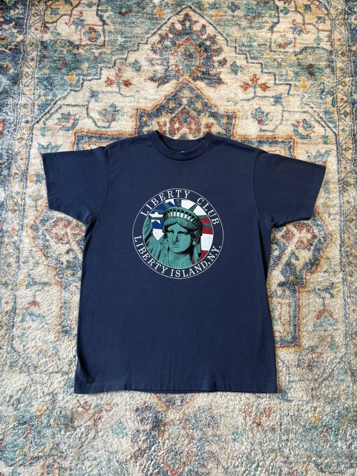 Vintage Vintage 80s Liberty Club Lady Liberty New York T-shirt Large Size US L / EU 52-54 / 3 - 1 Thumbnail