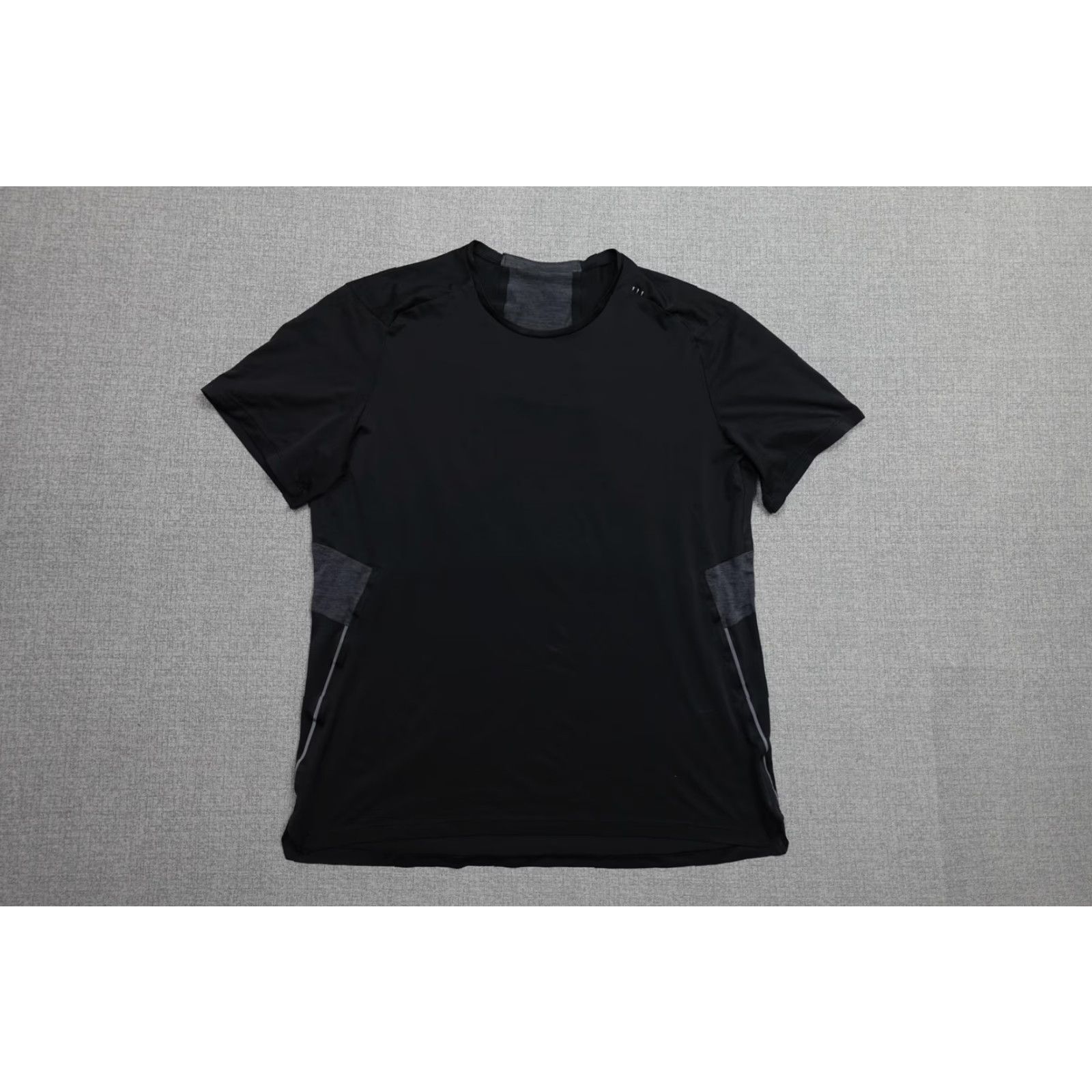 Lululemon Lululemon Shirt Mens M Black Short Sleeve Running Reflective Tee Athletic Size US M / EU 48-50 / 2 - 3 Thumbnail
