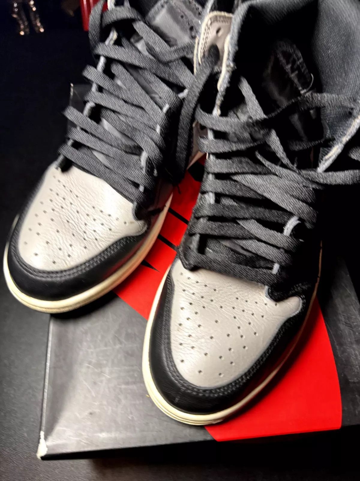 Jordan Brand × Nike Nike Air Jordan 1 Retro OG High Shadow 2018 555088-013 Size US 10.5 / EU 43-44 - 8 Thumbnail
