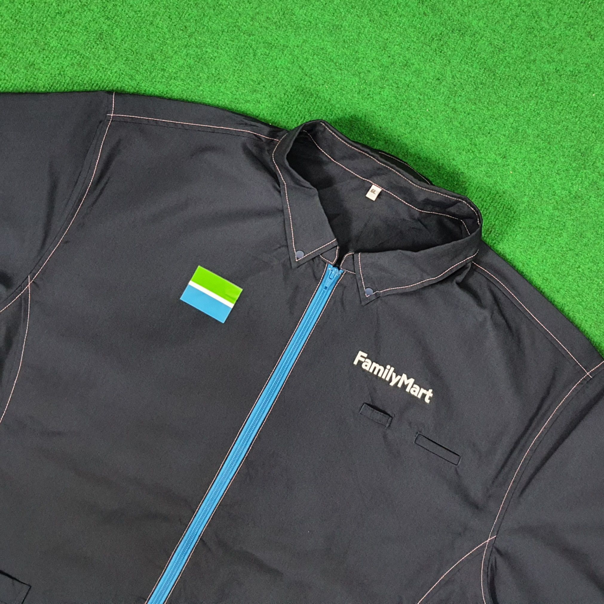 Japanese Brand × Vintage Vintage Family Mart Japanese Brand Staff Uniform Jacket Size US XXL / EU 58 / 5 - 2 Thumbnail