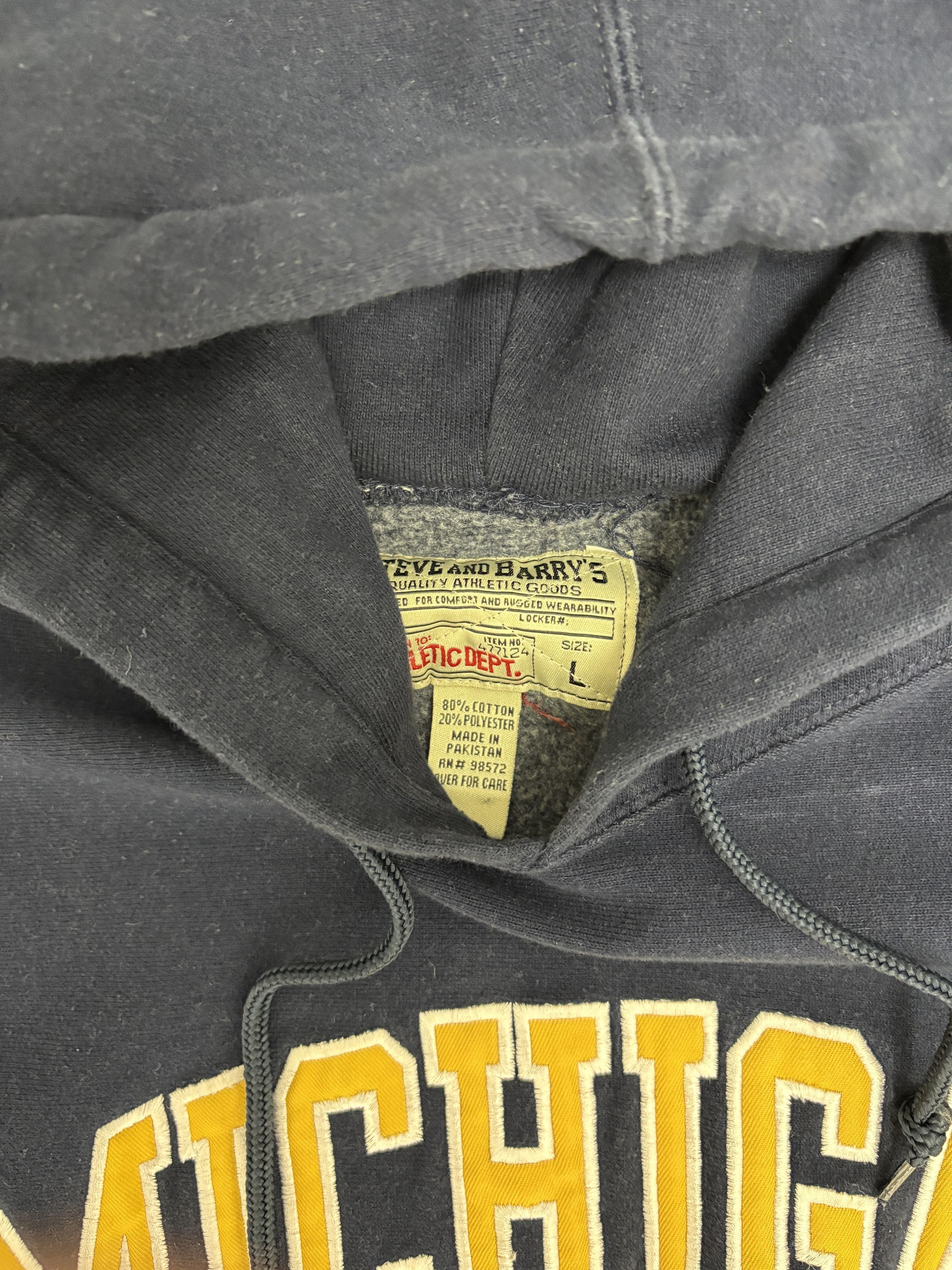 Vintage Michigan Wolverines Stitched Vintage Hoodie Size US L / EU 52-54 / 3 - 6 Thumbnail