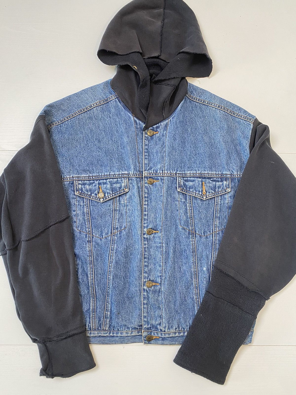 Other Looney Tones sweatshirt jacket, L, blue/black denim, used Size US L / EU 52-54 / 3 - 3 Thumbnail