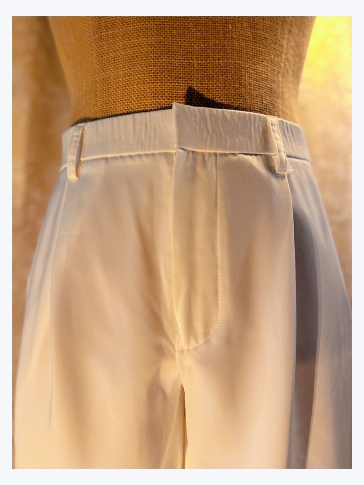 Other Classic White Dress Shorts – Sleek, Lightweight Size US 29 - 3 Thumbnail