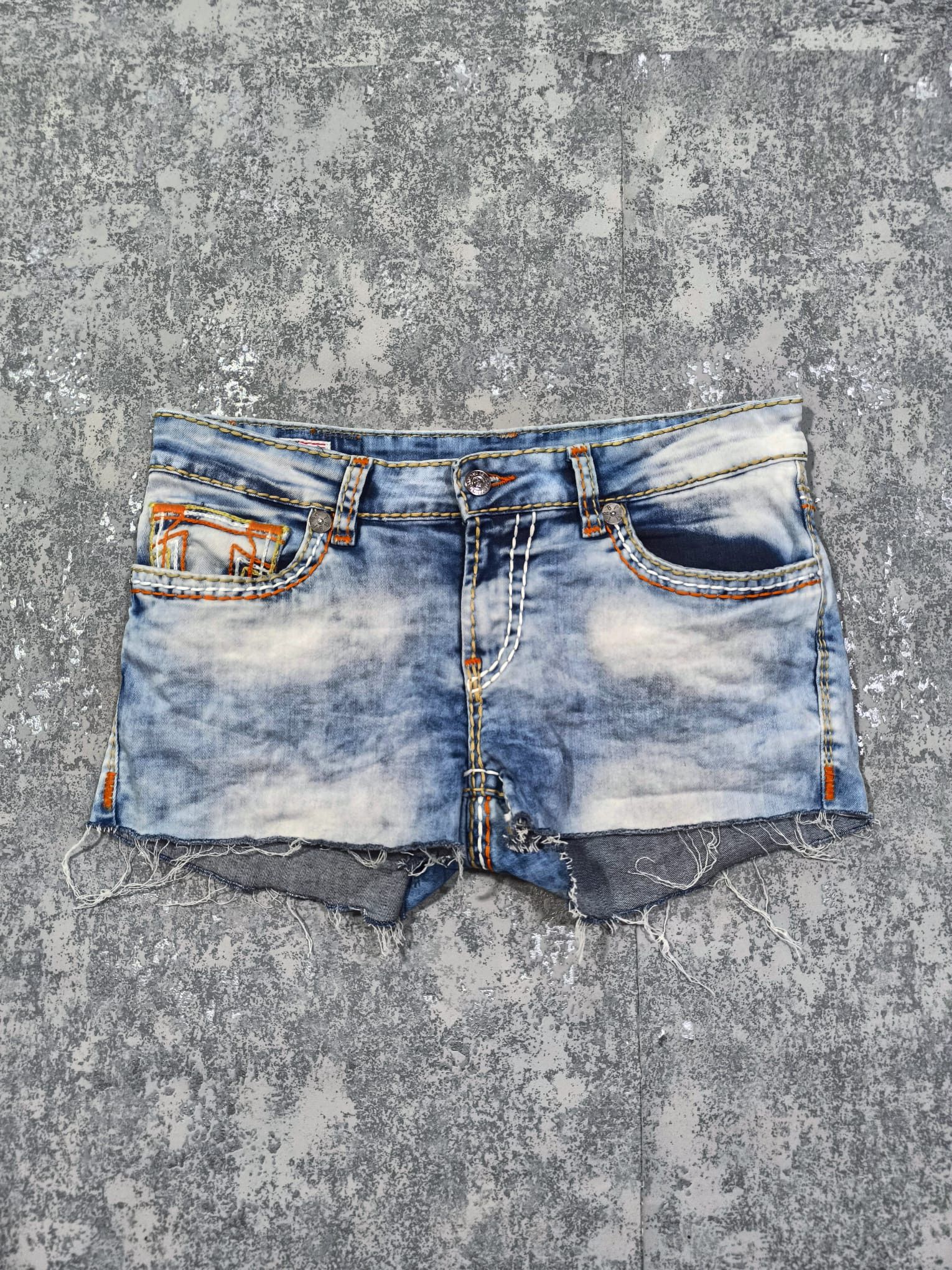 True Religion true religion 00s cut-off denim shorts baddie y2k sexy Size 30" / US 8 / IT 44 - 2 Thumbnail