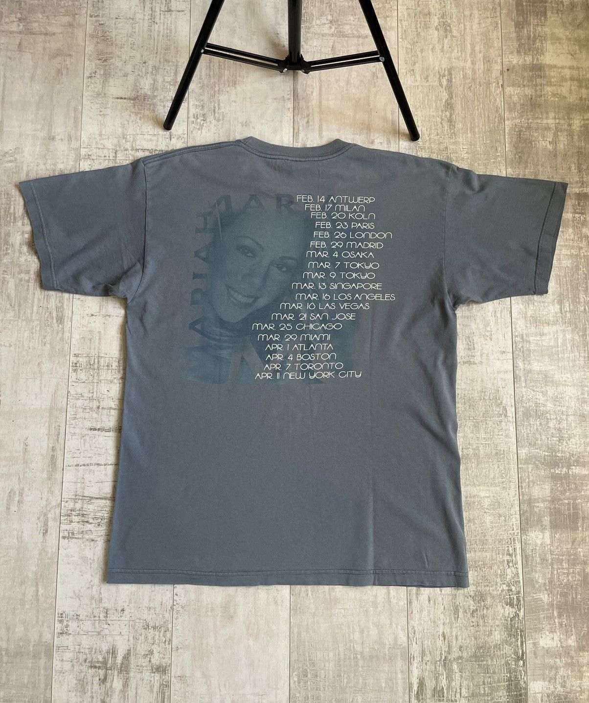 Vintage Vintage Y2K 2000’s Mariah Carey Rainbow Giant Tour T Shirt Size US L / EU 52-54 / 3 - 2 Thumbnail