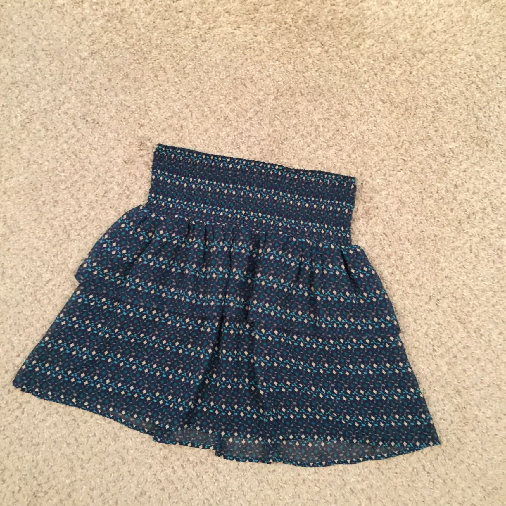 Old Navy Old Navy Skirt Short Women S Blue Lightweight Geometric Pullover Casual Flare Pattern Polyester Size 28" / US 6 / IT 42 - 2 Thumbnail