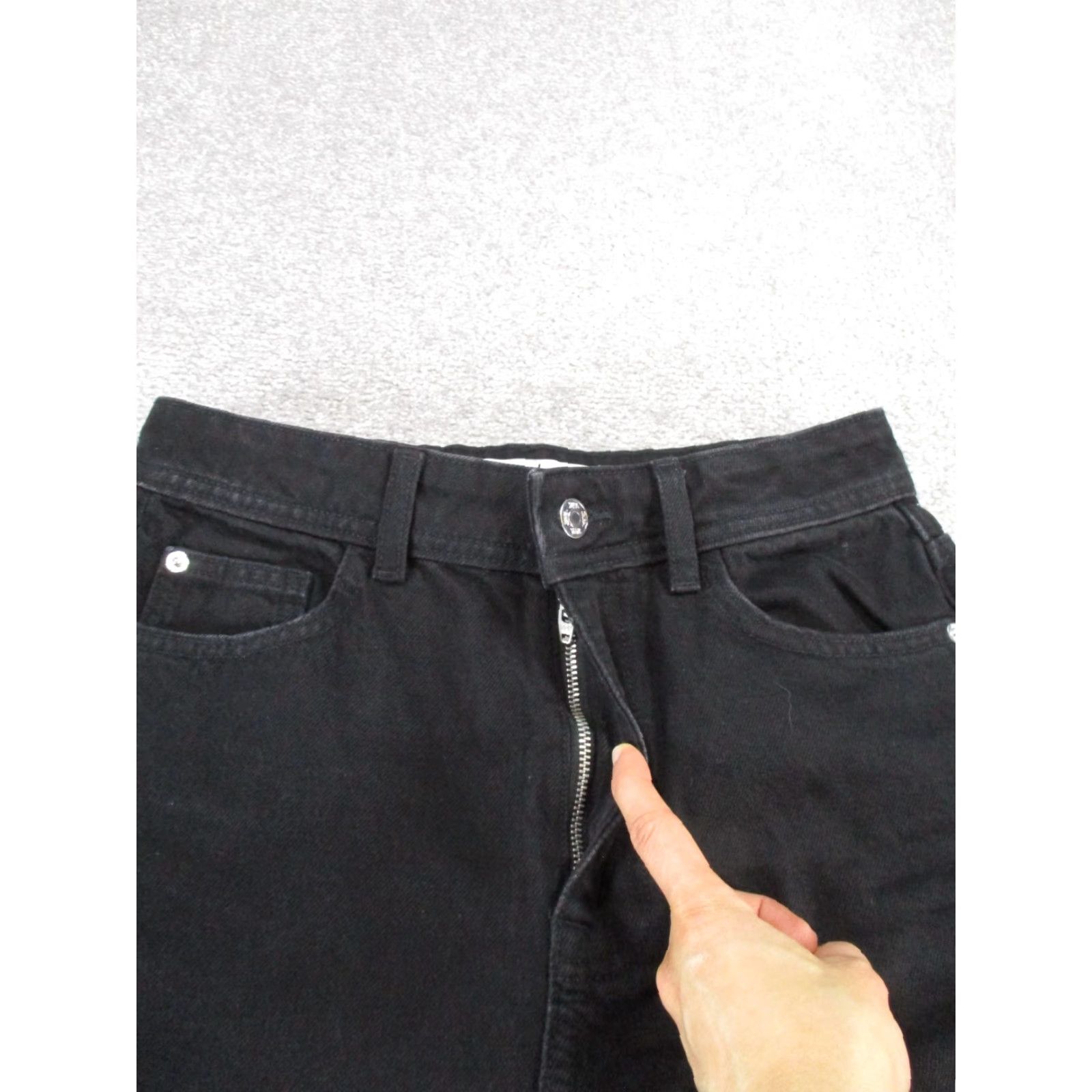 Zara Zara Jeans Womens 4 Black Denim High Rise Tapered Shirt? Size 27" / US 4 / IT 40 - 3 Thumbnail