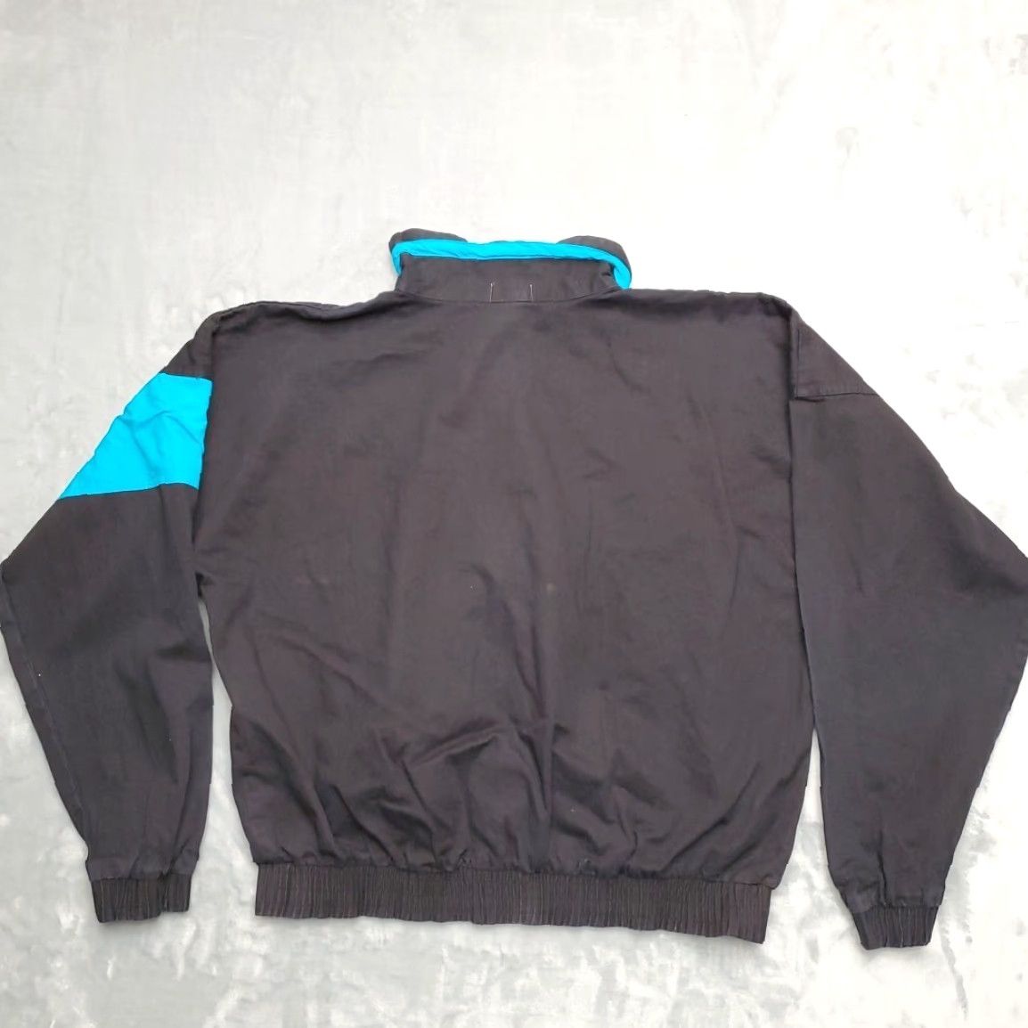 Vintage VINTAGE DAChe Club Maui Jacket Men L Black Blue Full Zip 80s 90s Made in USA Bomber Jacket Wind-Resistant Outdoor Casual Mens Size US L / EU 52-54 / 3 - 6 Thumbnail
