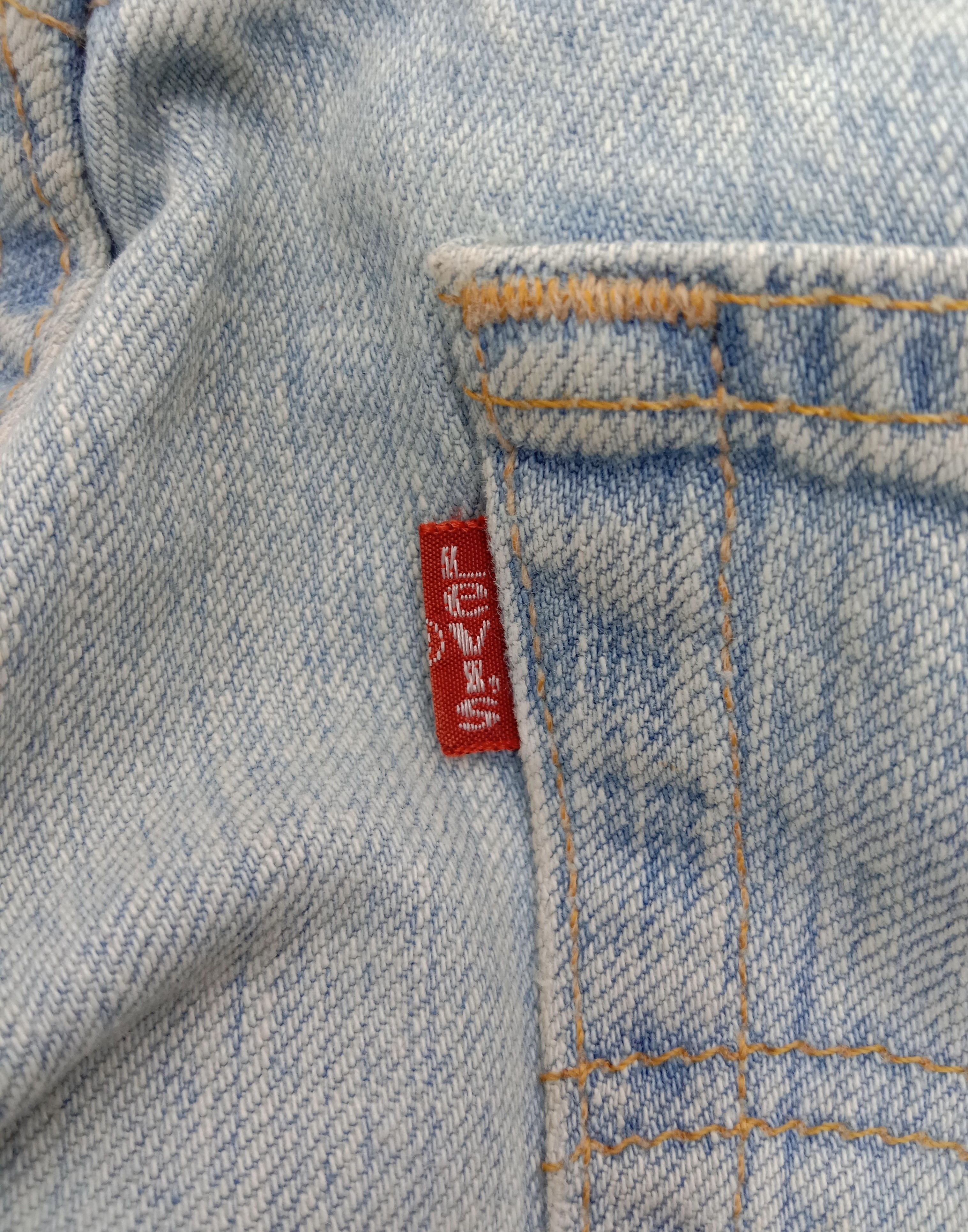 Levi's Vintage Levi’s 501 Jeans Light Wash Distressed Denim Size US 33 - 10 Thumbnail