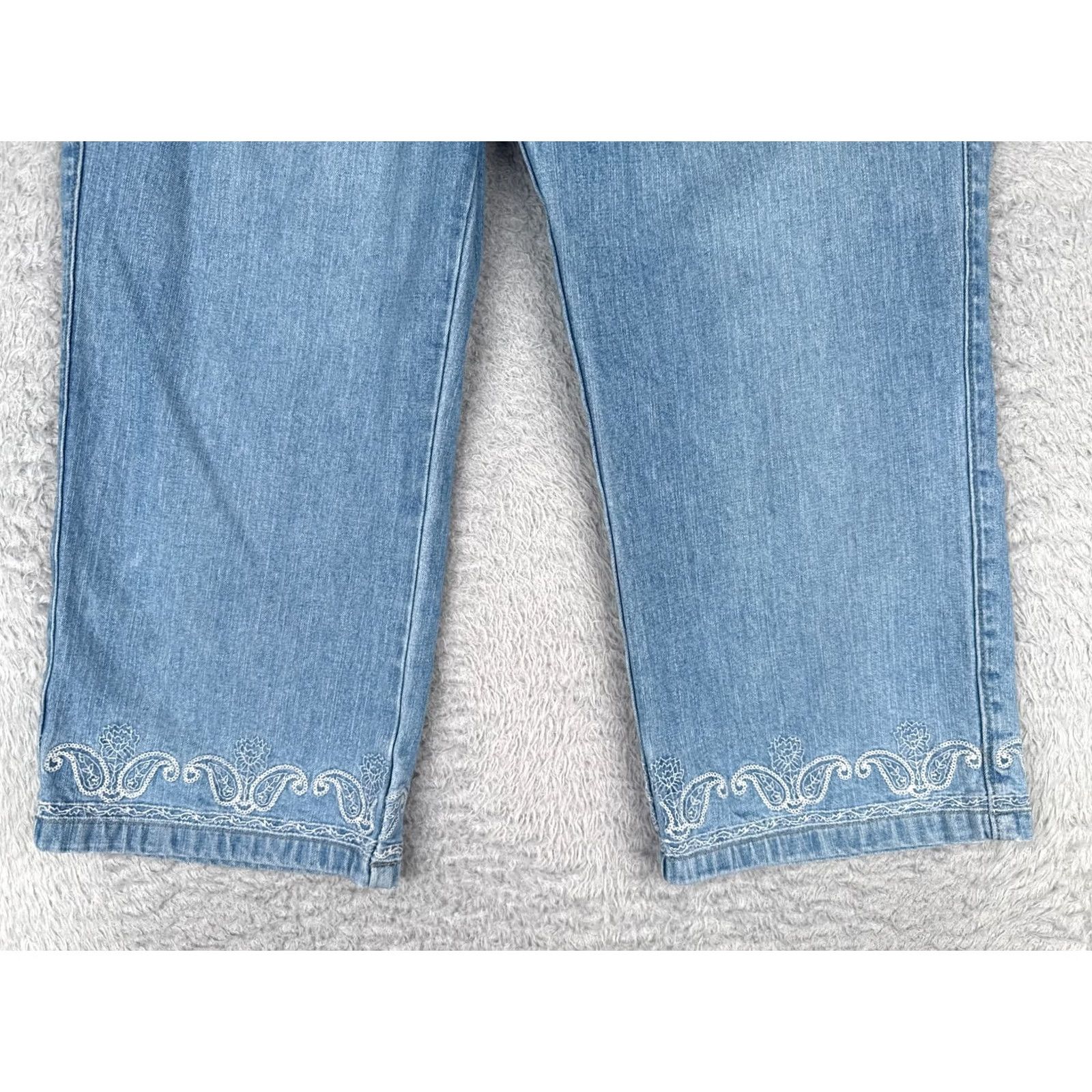 Lee Lee Jeans Women Jeans 30 Blue Denim Crop Embroidered Paisley Mid Rise 30x22 - Regular, 5-Pocket, Distressed, Bootcut, Cotton, Zip - Lee - Women Size 30" / US 8 / IT 44 - 2 Thumbnail