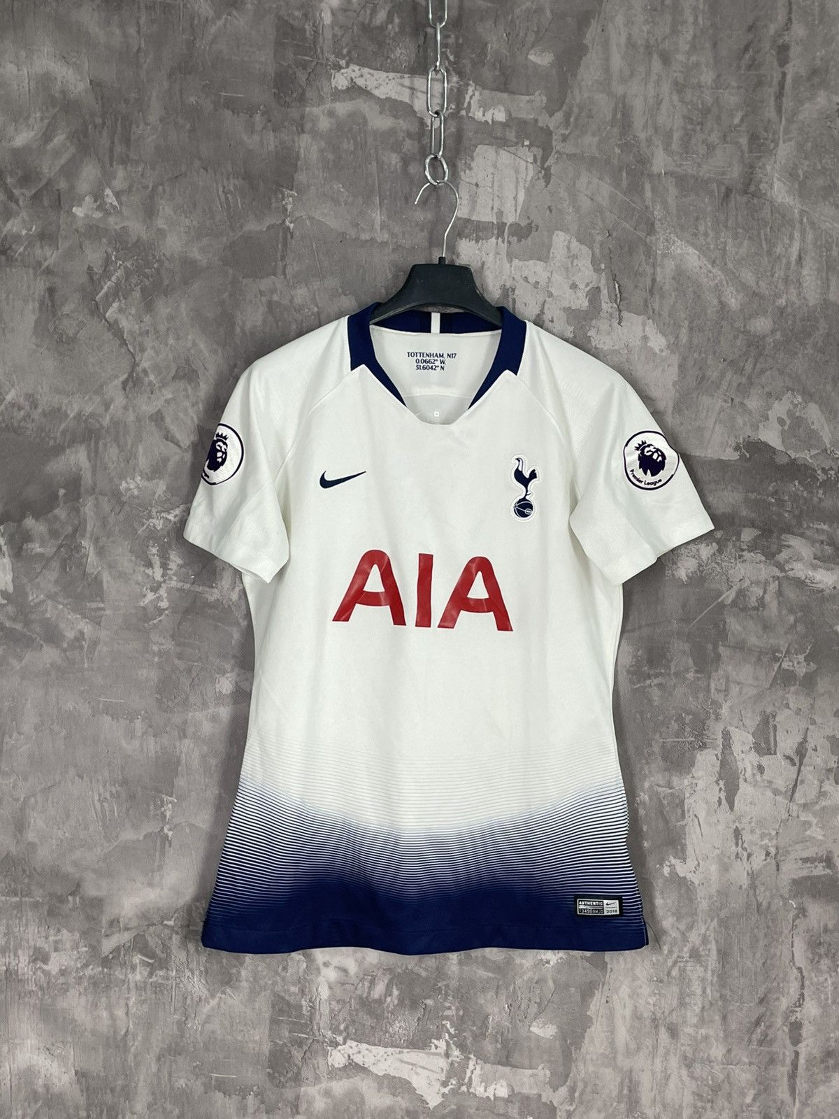 Nike × Vintage Nike Tottenham Hotspur Trippier Jersey Home Kit Size US M / EU 48-50 / 2 - 1 Thumbnail