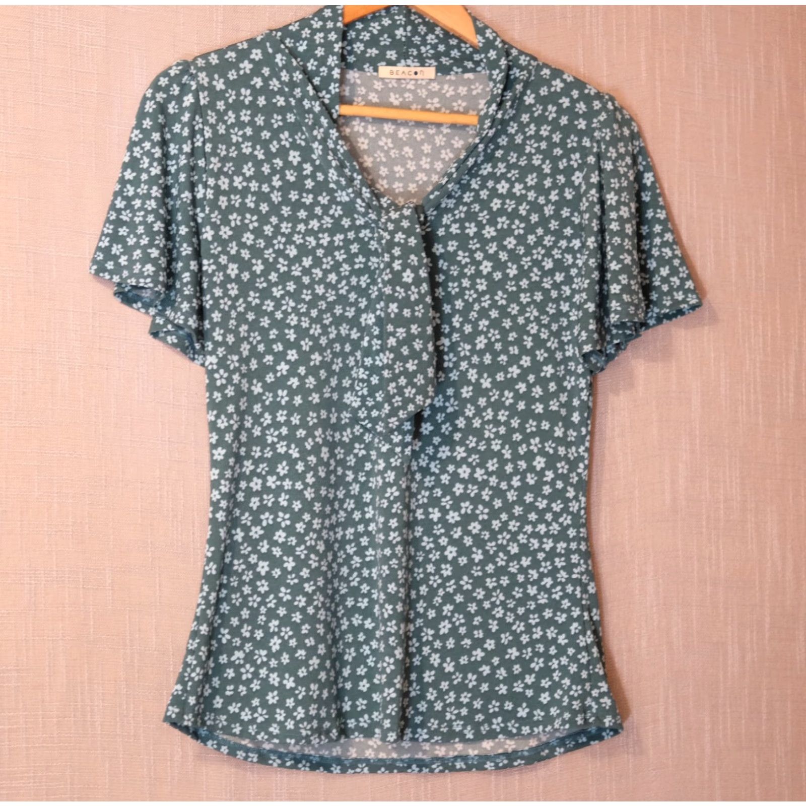 Vintage EUC Beacon Green Short Sleeve Floral Top Stretch Tie Neck Womens M Blouse Size M / US 6-8 / IT 42-44 - 2 Thumbnail