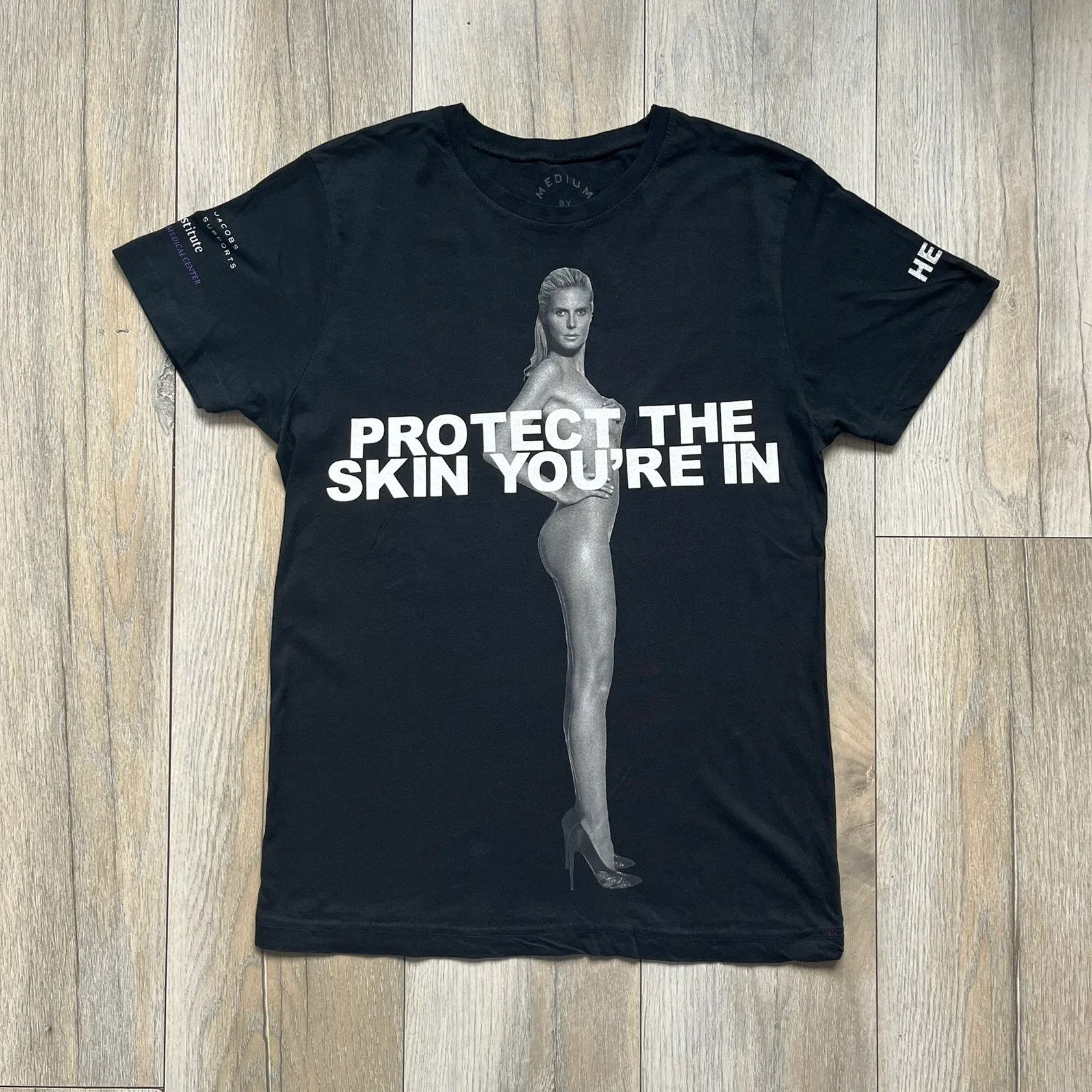 Marc Jacobs Marc Jacobs 2010's Protect The Skin You're In Heidi Klum Tee Size US M / EU 48-50 / 2 - 1 Thumbnail