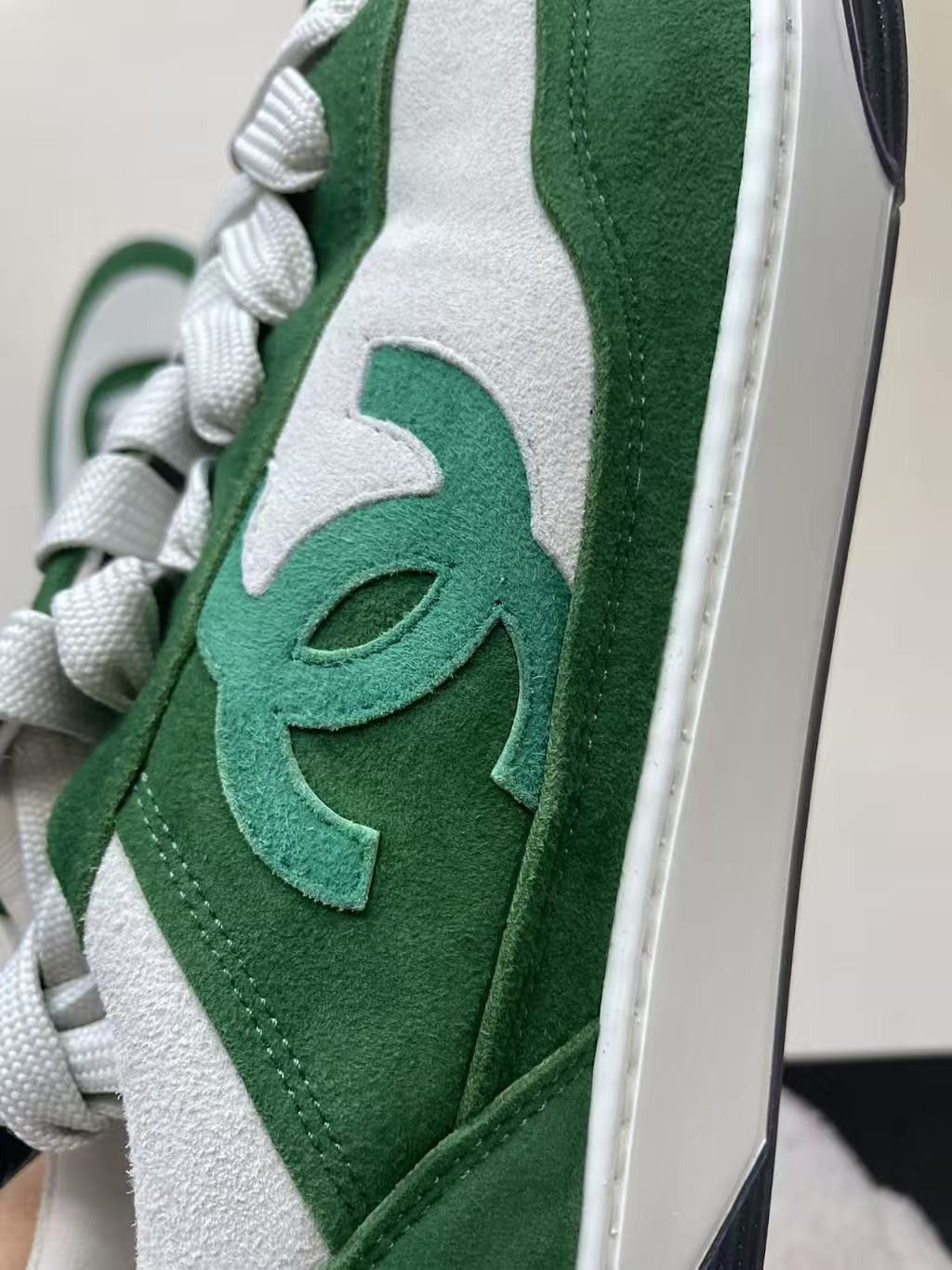 Chanel Chanel 23P Suede CC White&Green Low Top Sneakers Size US 12 / EU 45 - 6 Thumbnail
