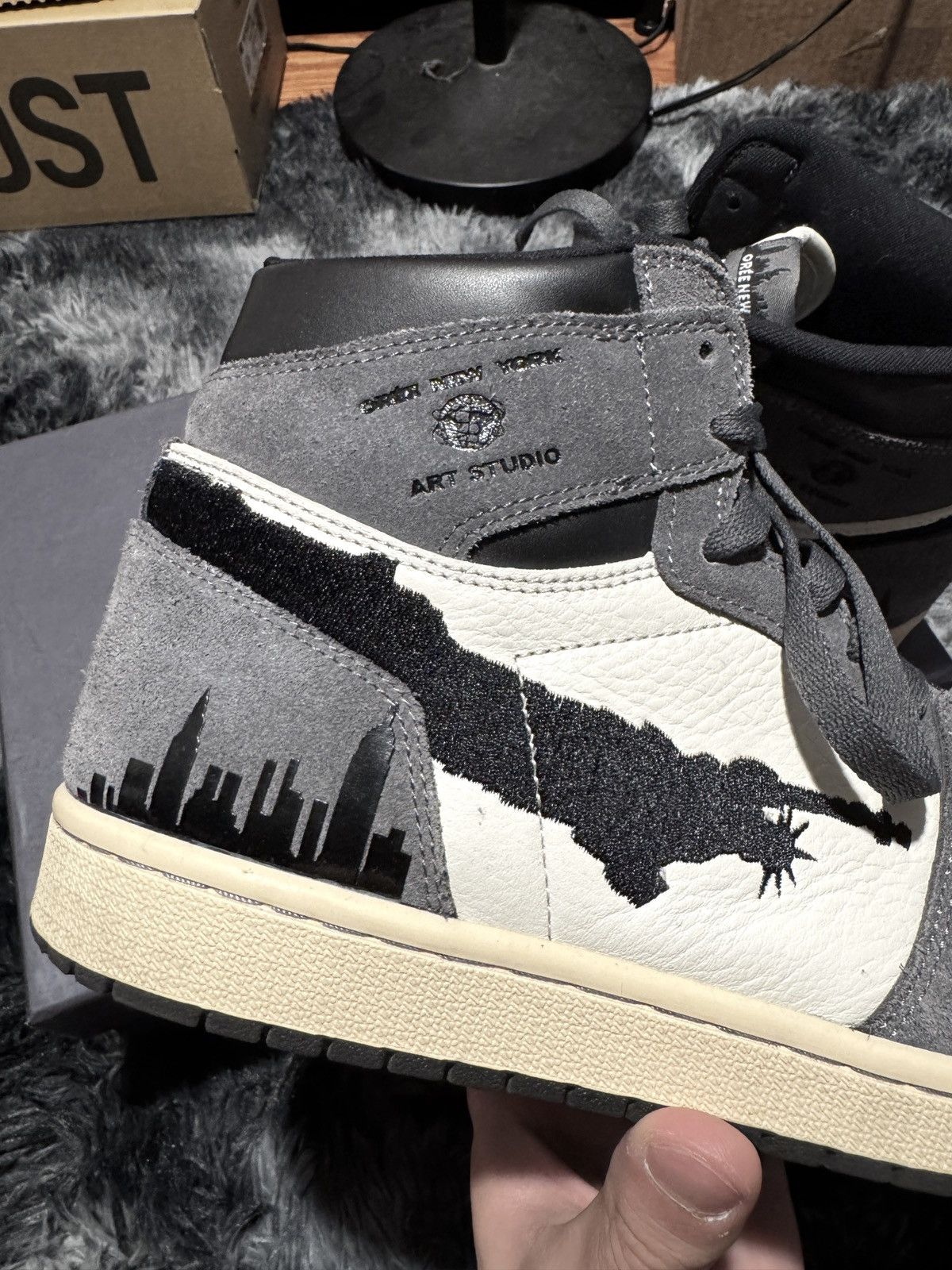Oree New York Oree New York NYC Empire City High V2 “Suede” Custom AJ1 Size US 10 / EU 43 - 4 Thumbnail