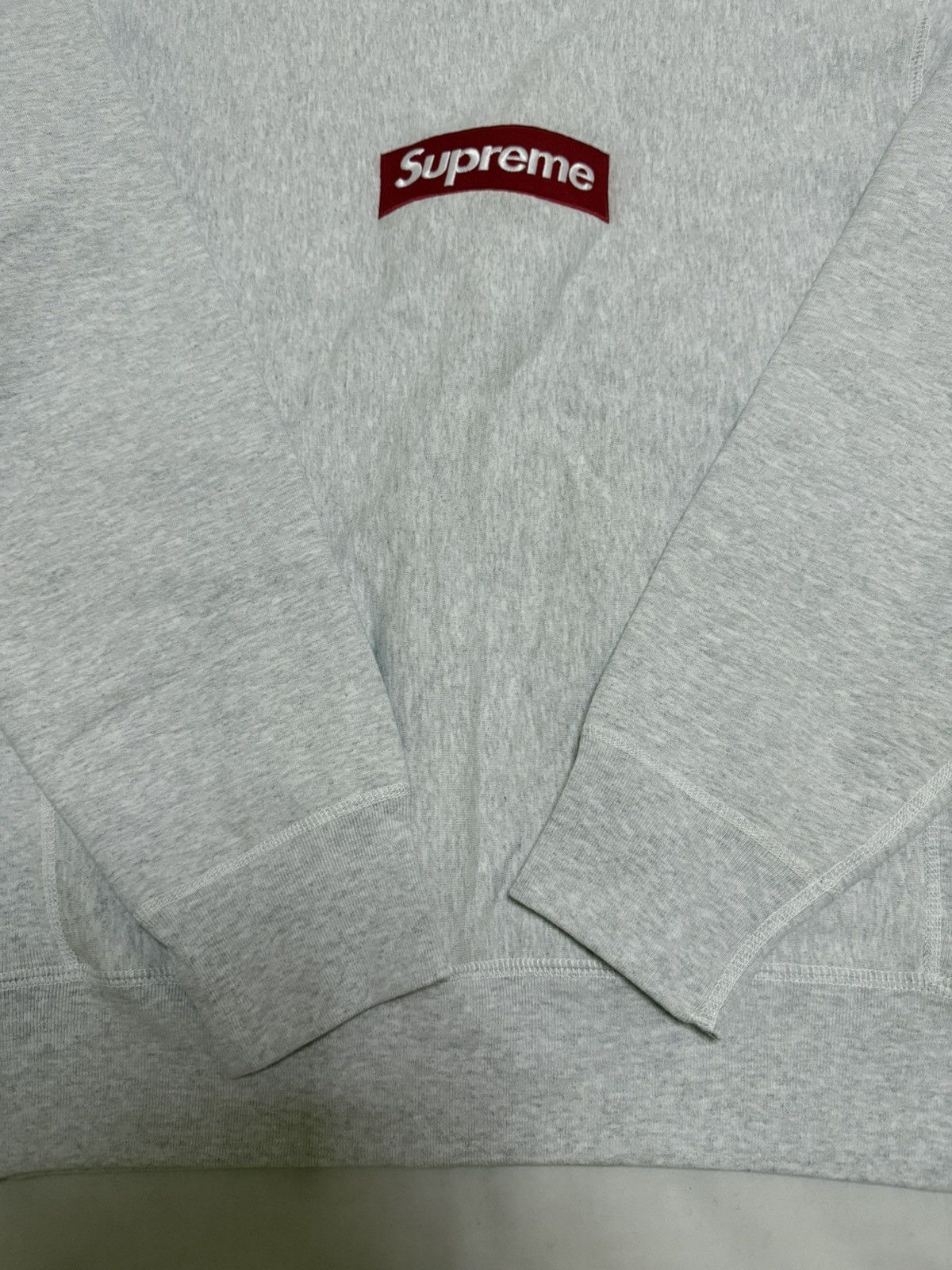 Supreme Supreme fw18 grey box logo crewneck red on grey Size US L / EU 52-54 / 3 - 5 Thumbnail
