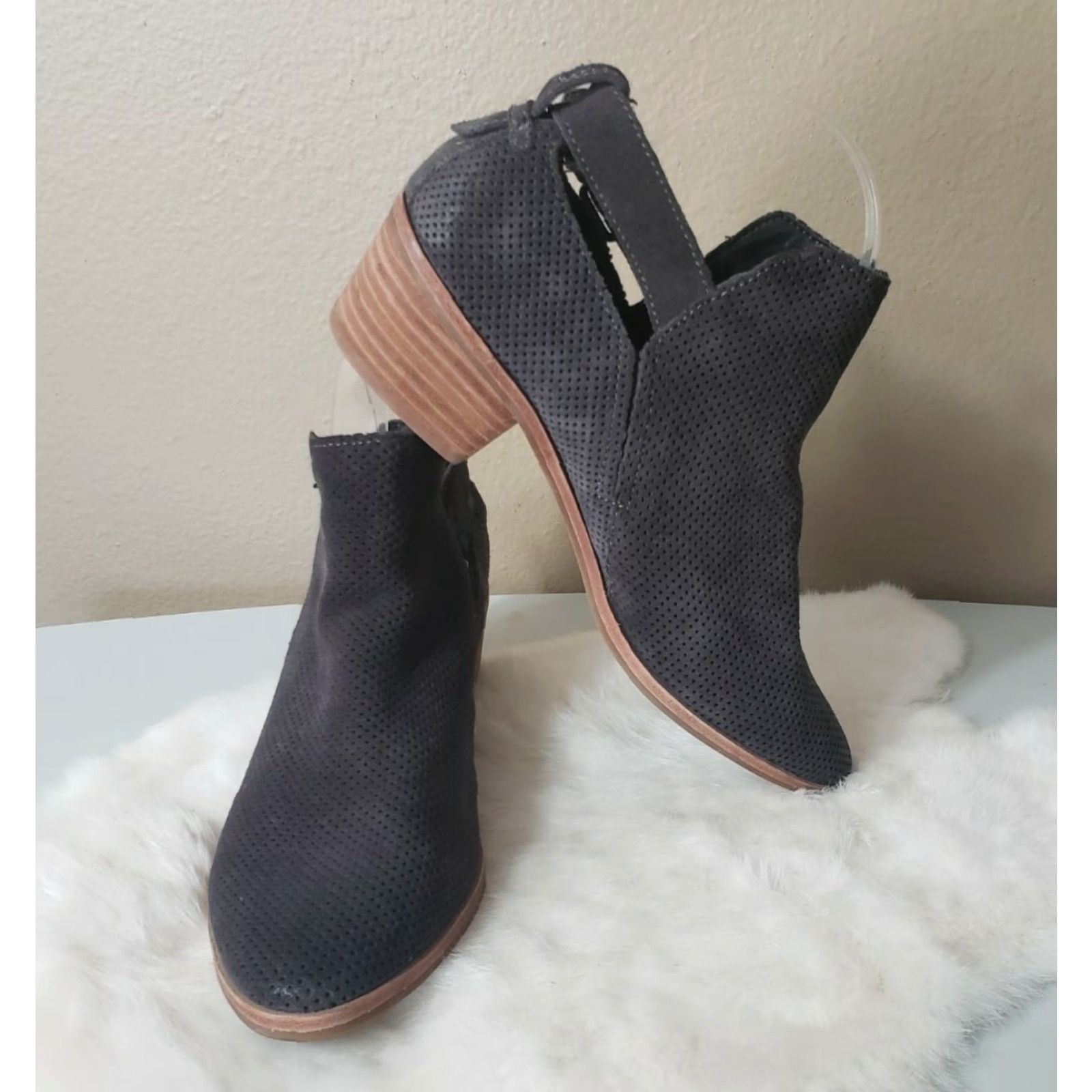 Dolce Vita Dolce Vita Kara Perforated Suede Ankle Booties-Size 9 Women's Bootie Gray Pointed Toe Casual 2" Heel Size US 9 / IT 39 - 3 Thumbnail