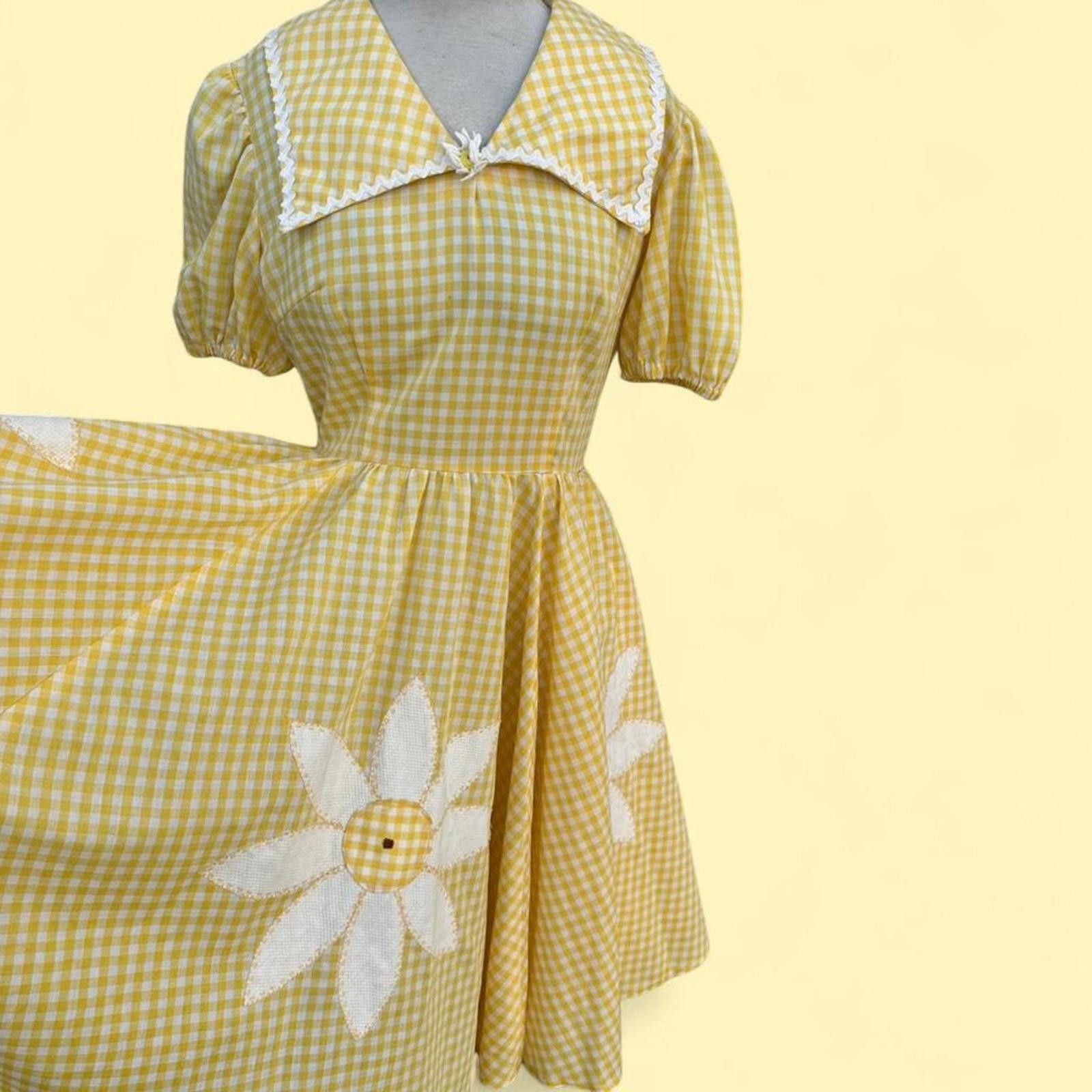 Other gingham dress with daisy flowers and a collar #cottagecore Size S / US 4 / IT 40 - 1 Thumbnail
