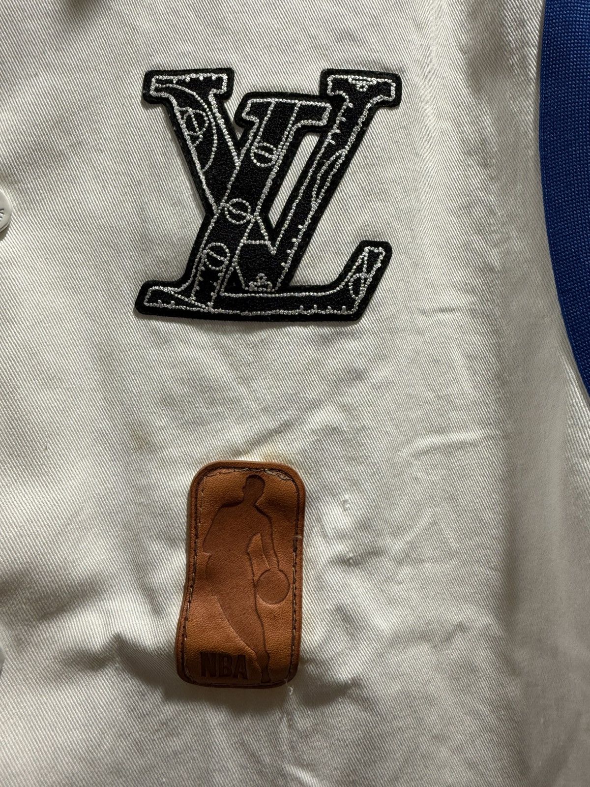 Louis Vuitton Louis Vuitton NBA Logo Shirt Size US L / EU 52-54 / 3 - 4 Thumbnail