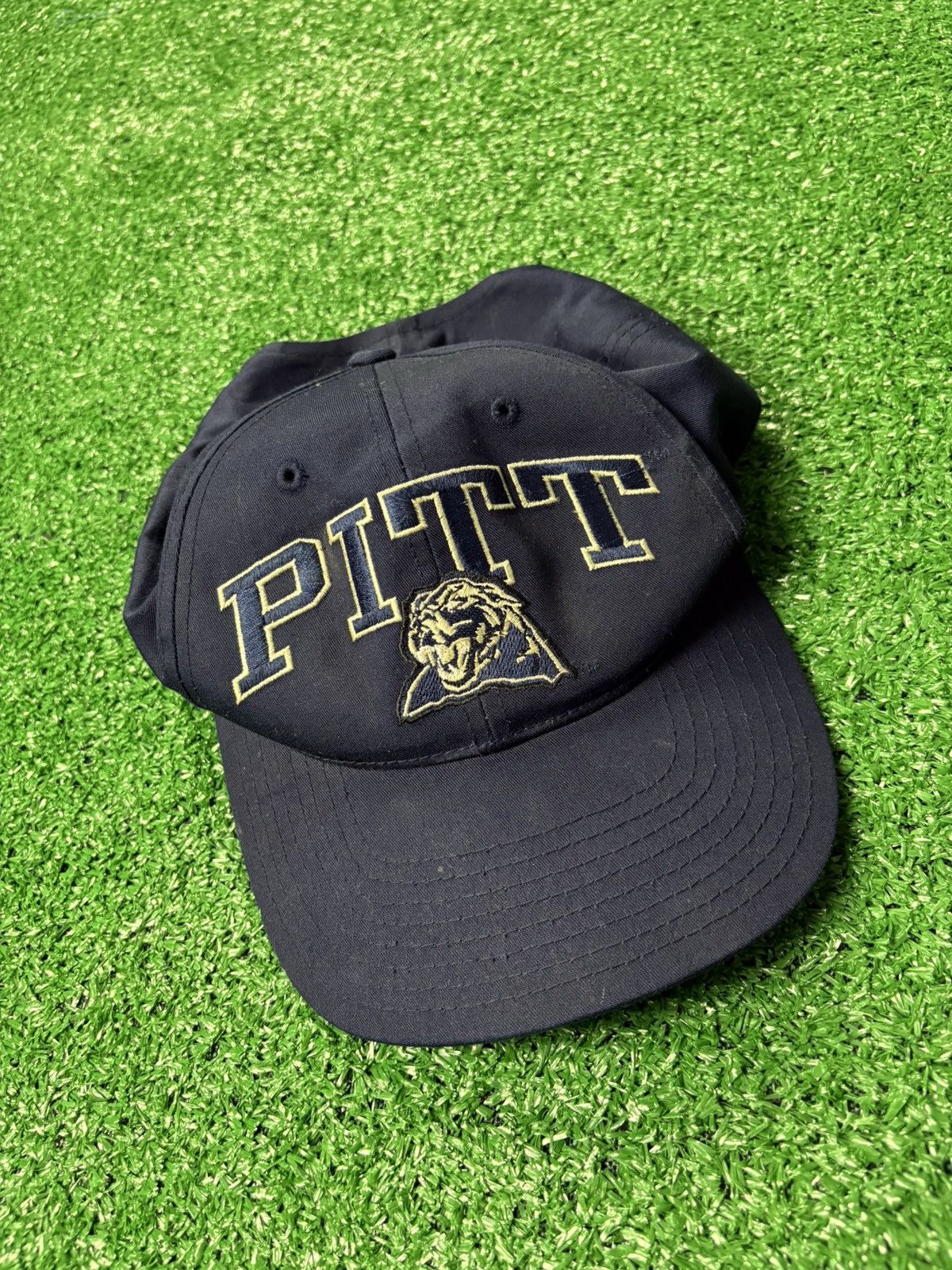 Vintage Vintage 1990s Pittsburgh Panthers snapback hat Size ONE SIZE - 1 Thumbnail