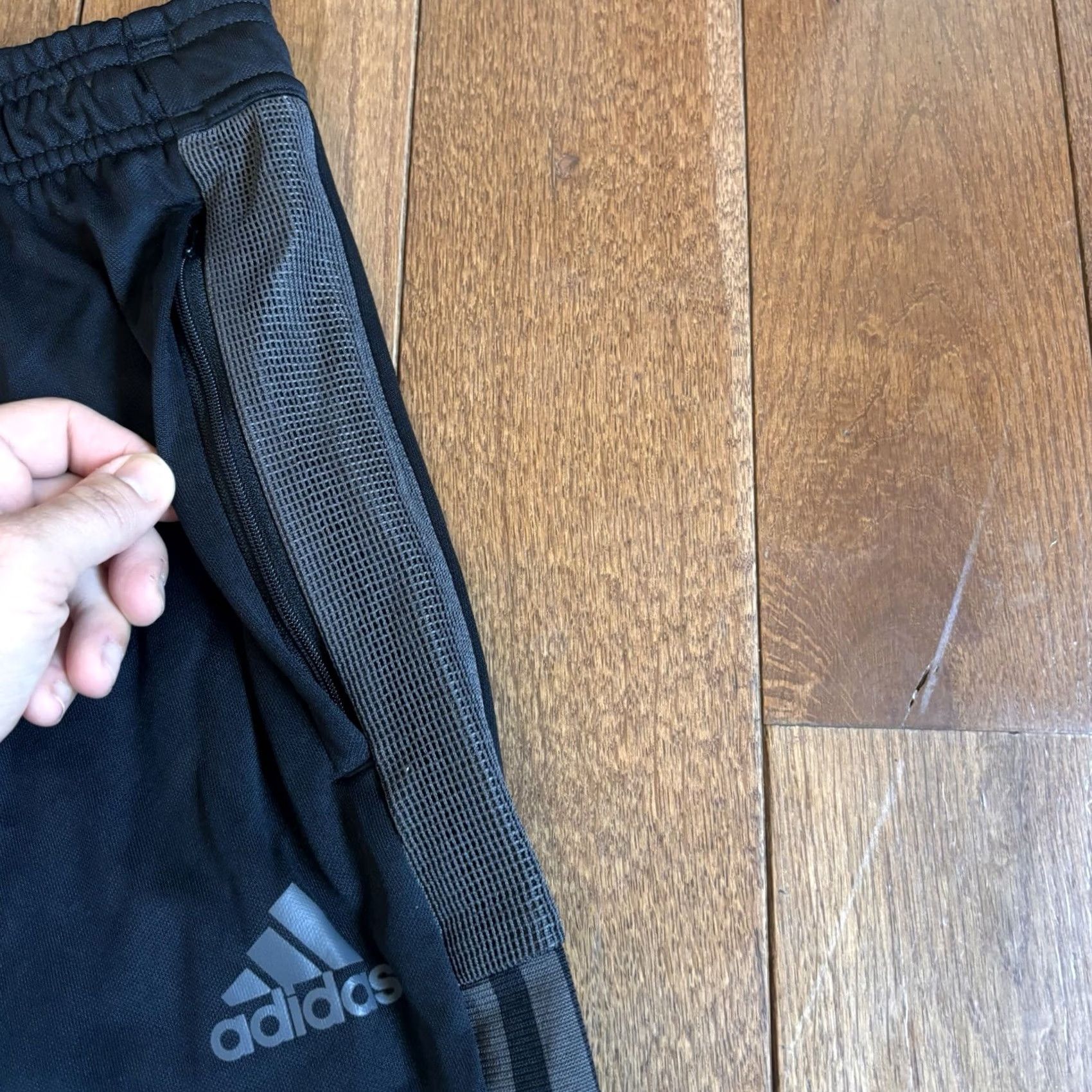 Adidas VINTAGE? No. Size US 33 - 4 Thumbnail