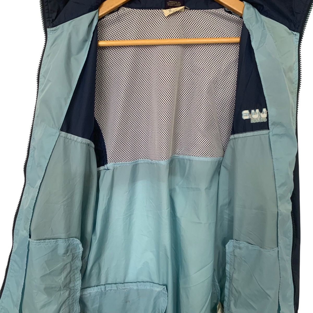 Adidas × Vintage Vintage Adidas Windbreaker Sweater Running Sport Medium Size US M / EU 48-50 / 2 - 7 Thumbnail