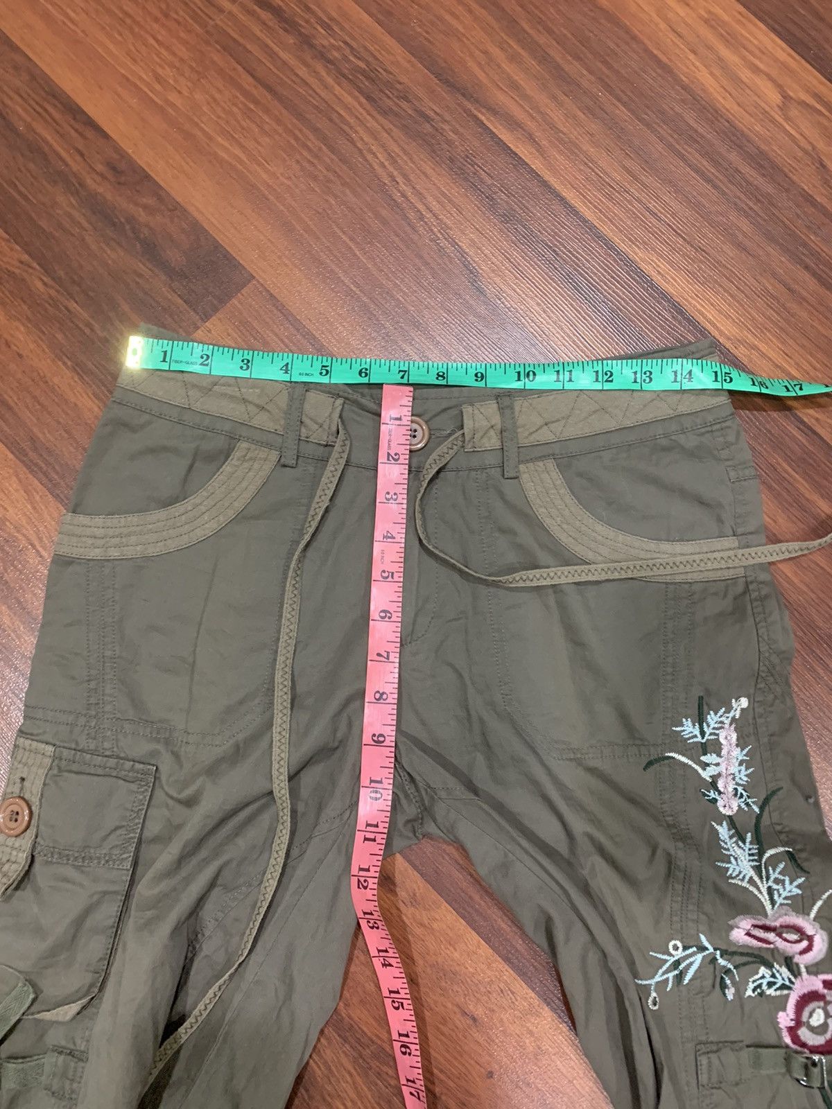 Mi-Tu Embroidered Flower Bondage Pants